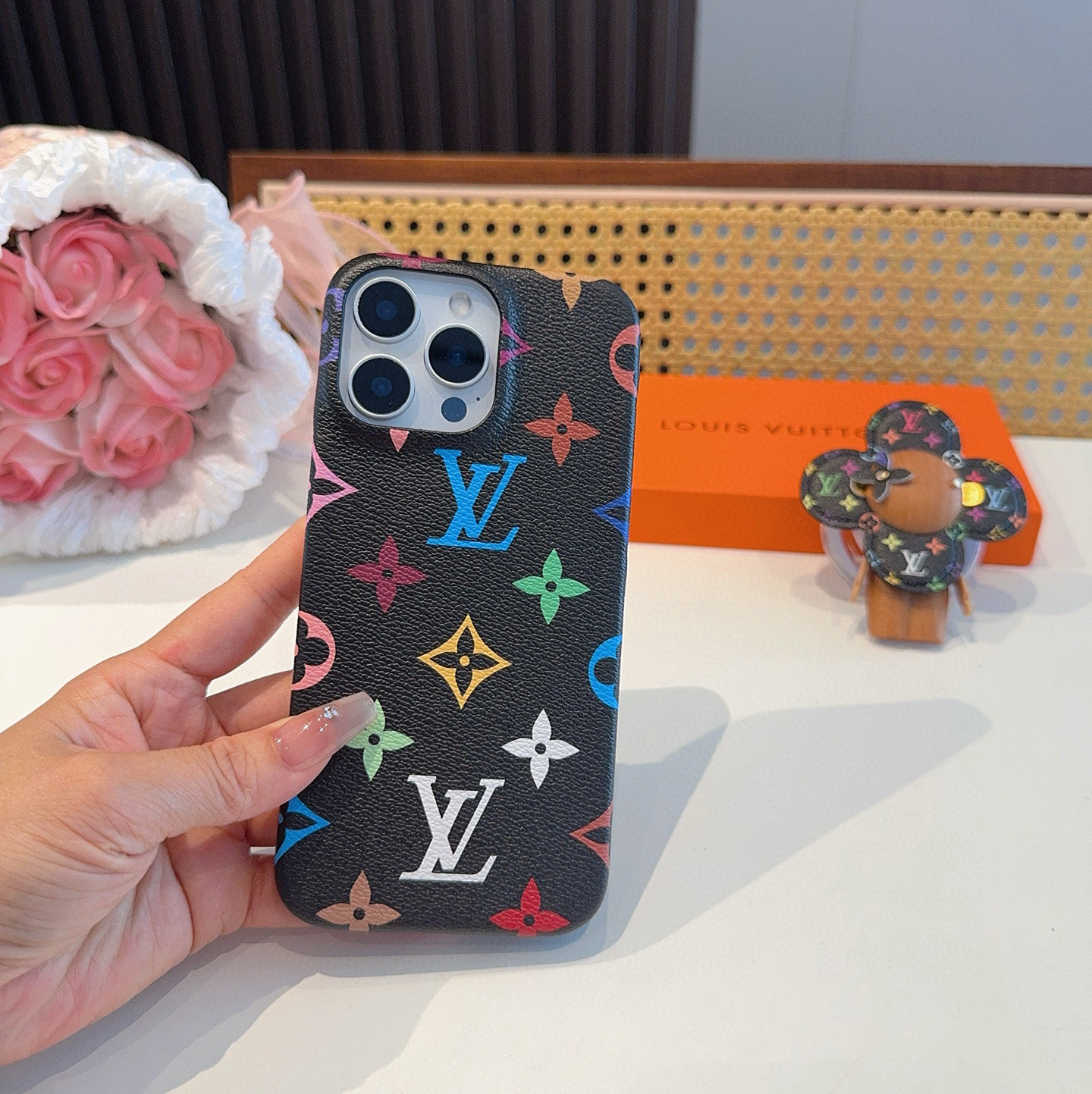 磁吸手机壳   磁吸支架 🆕Lv村上隆33彩 白三彩 黑三彩手机壳 Lv经典老花四包手机壳  薇薇安太阳