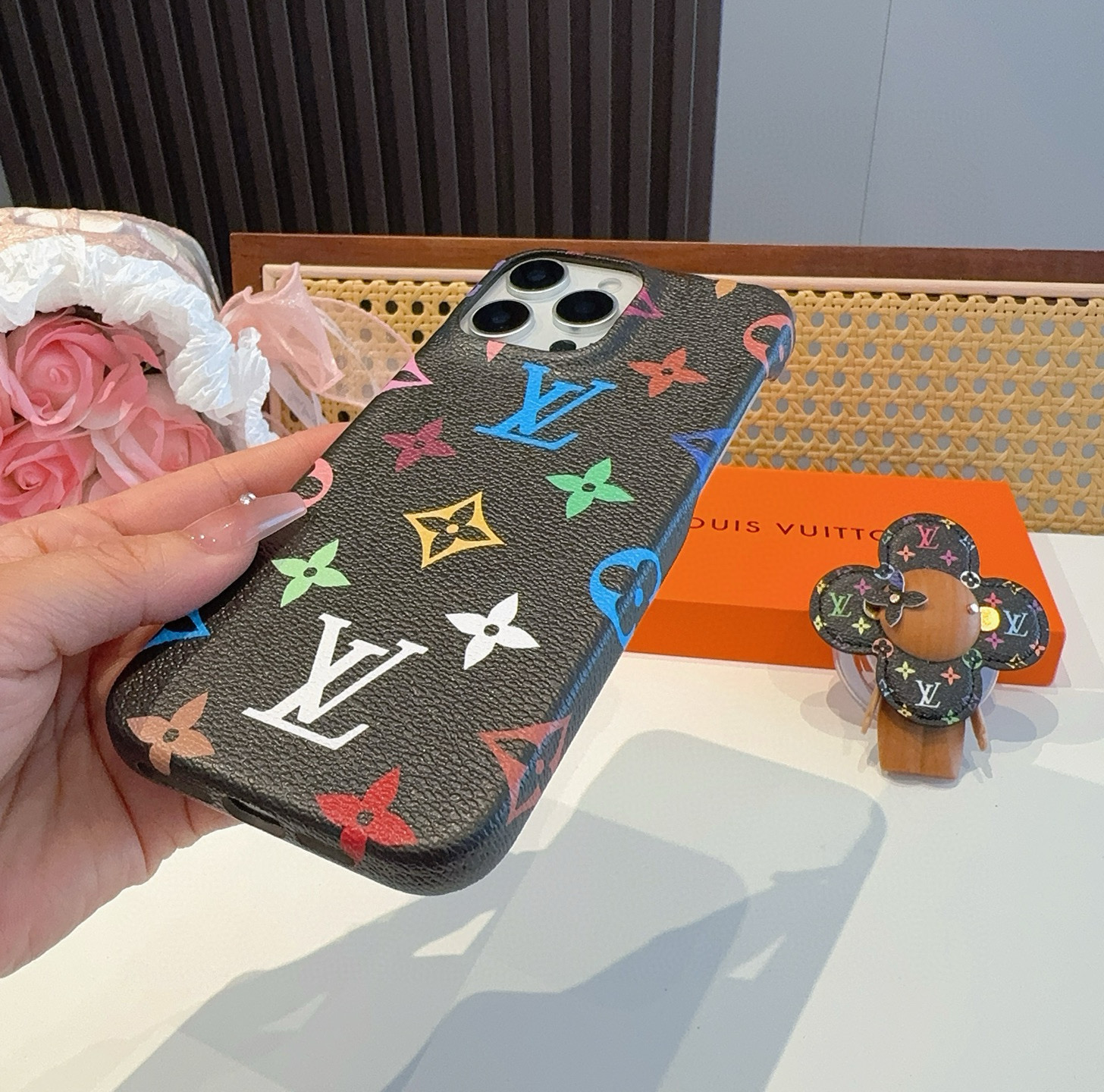 磁吸手机壳   磁吸支架 🆕Lv村上隆33彩 白三彩 黑三彩手机壳 Lv经典老花四包手机壳  薇薇安太阳