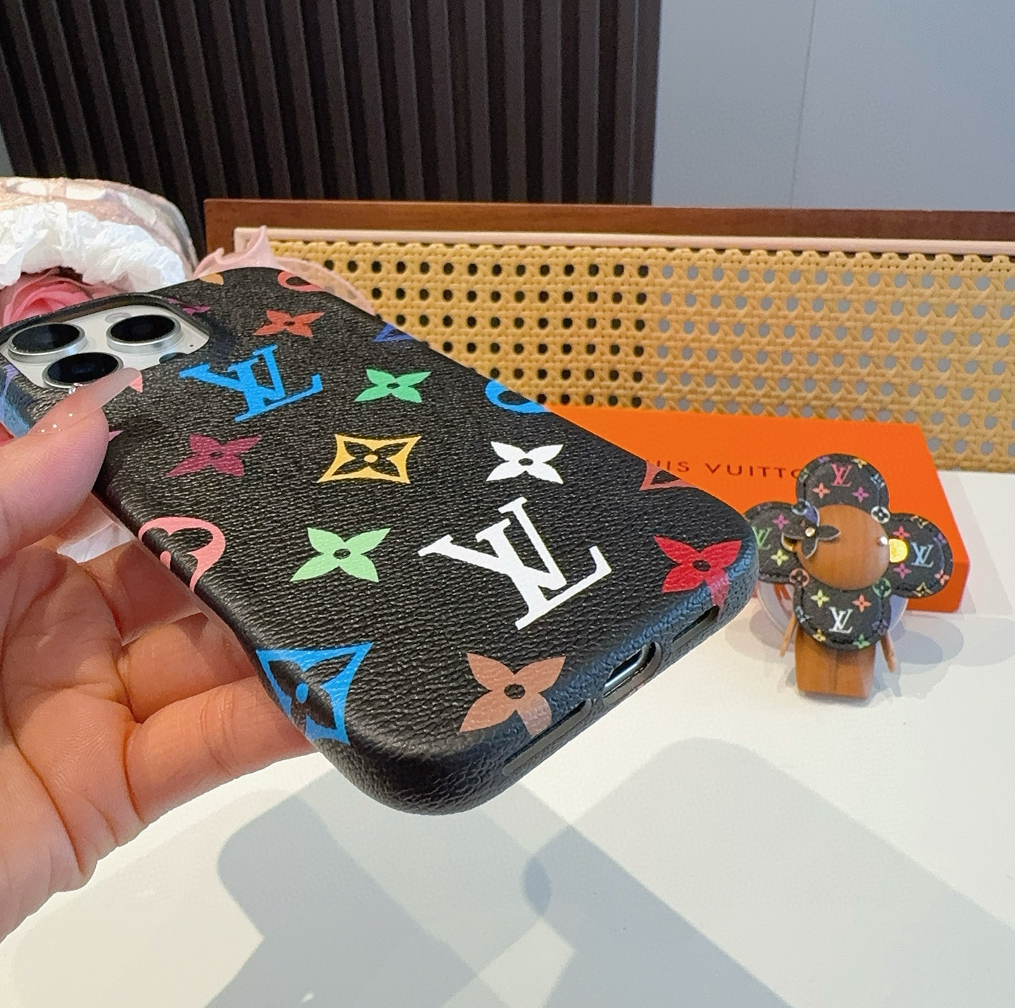 磁吸手机壳   磁吸支架 🆕Lv村上隆33彩 白三彩 黑三彩手机壳 Lv经典老花四包手机壳  薇薇安太阳