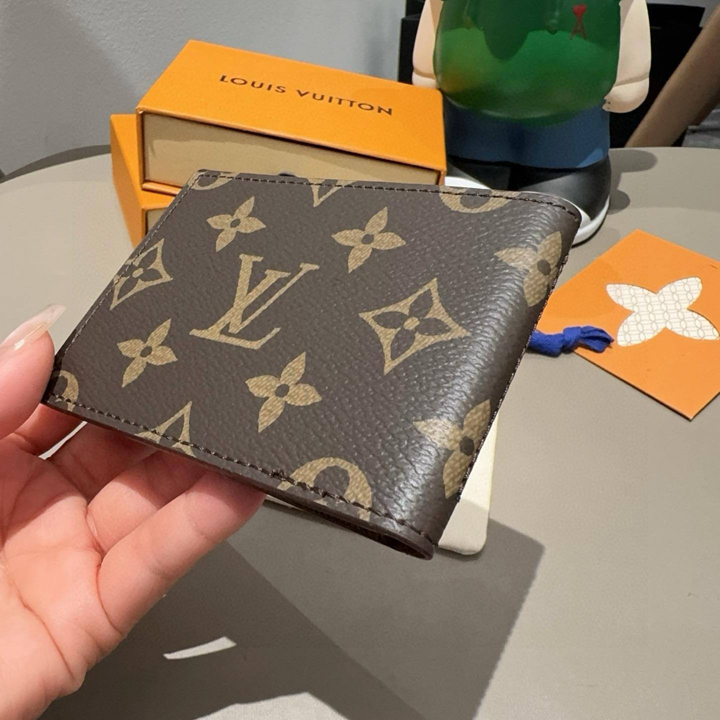  。LV卡通经典老花证件皮夹零钱包，唐老鸭 小柴犬图案，可放驾驶证 通行证 身份证等各种证件🪪经典老花卡