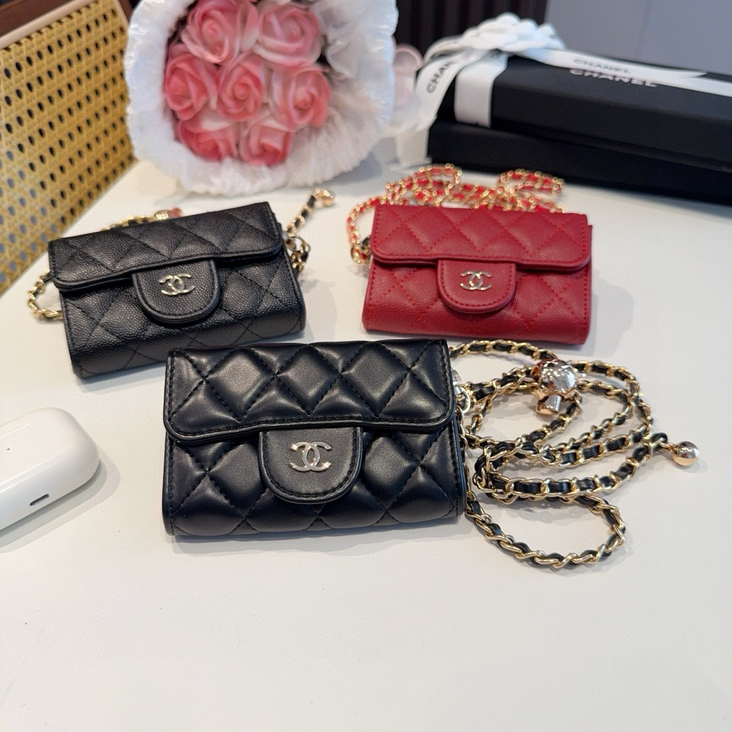 ❤️香奈儿CHANEL 金球mini斜挎包包 零钱包👛搭配金球链条⛓️挂绳可拆卸❤️可放耳机 纸巾 口红