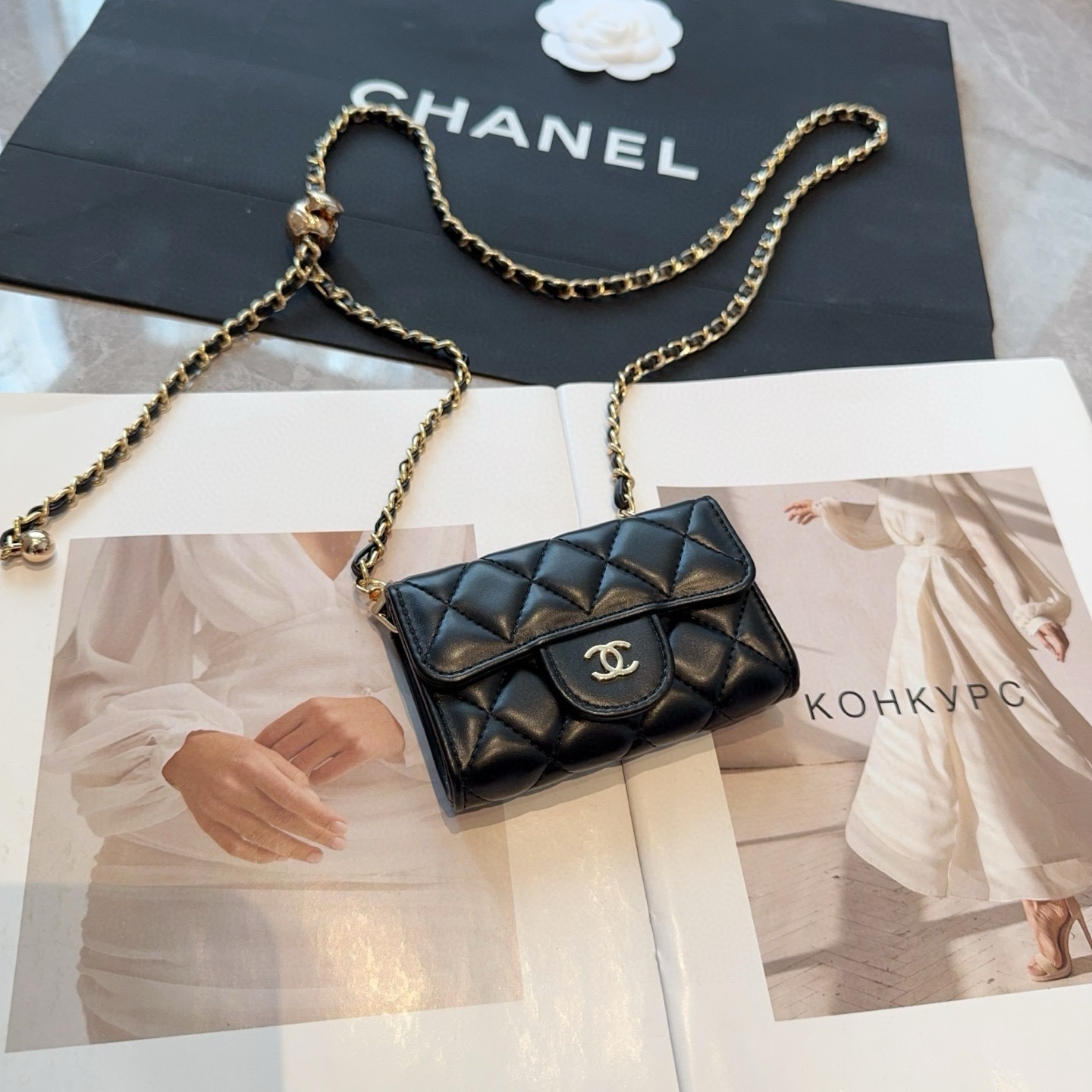 ❤️香奈儿CHANEL 金球mini斜挎包包 零钱包👛搭配金球链条⛓️挂绳可拆卸❤️可放耳机 纸巾 口红