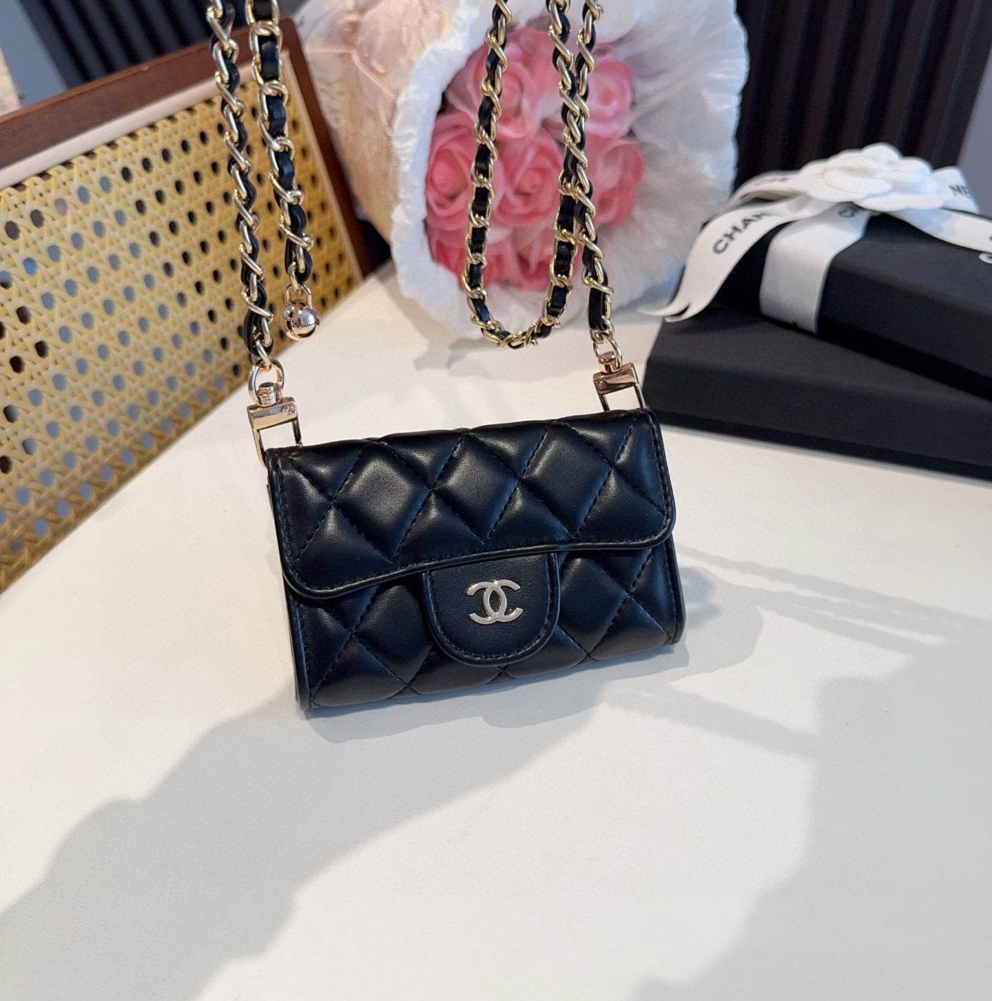 ❤️香奈儿CHANEL 金球mini斜挎包包 零钱包👛搭配金球链条⛓️挂绳可拆卸❤️可放耳机 纸巾 口红