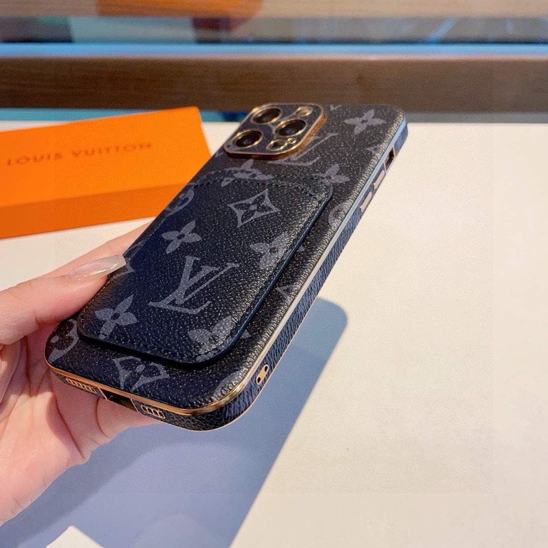 💗lv经典老花卡包手机壳  电镀包边贴皮，二合一全包新材料，手感舒适！
iPhone16系列更新 
型号