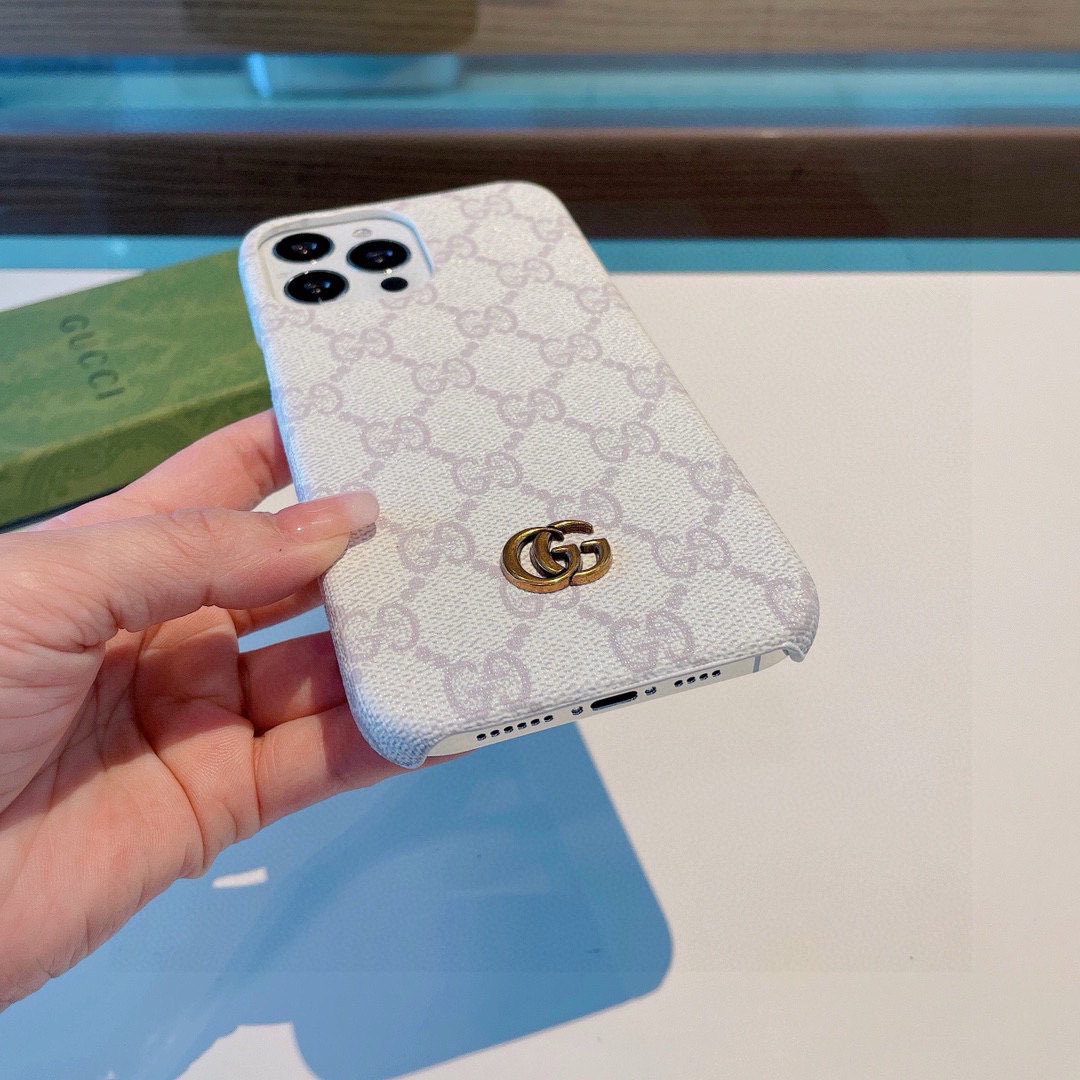 ❤️古驰Gucci经典老花壳,金属标油边手机壳,官网同步发售
iPhone16系列更新
iPhone1