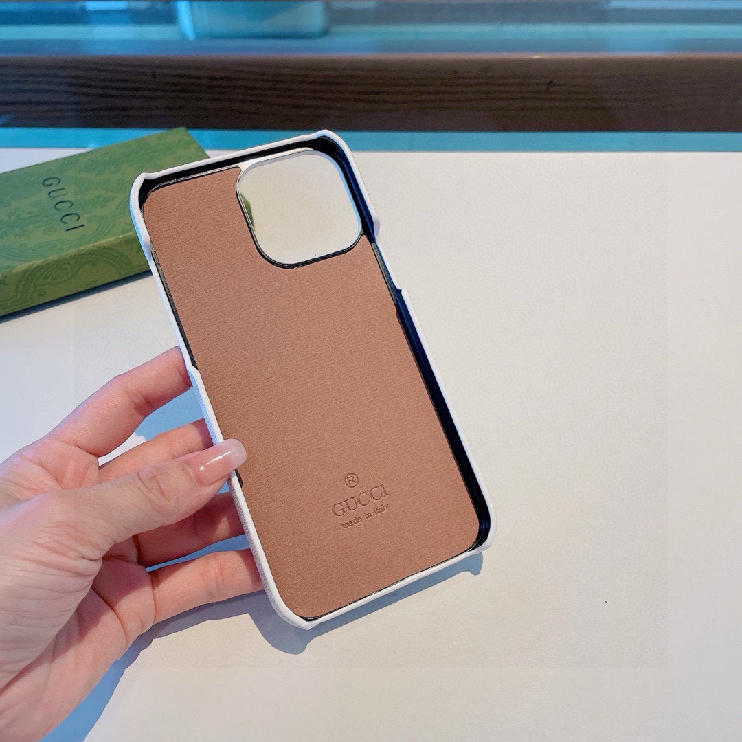 ❤️古驰Gucci经典老花壳,金属标油边手机壳,官网同步发售
iPhone16系列更新
iPhone1