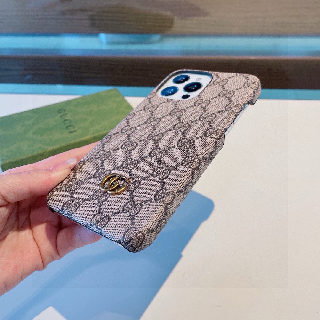 ❤️古驰Gucci经典老花壳,金属标油边手机壳,官网同步发售
iPhone16系列更新
iPhone1