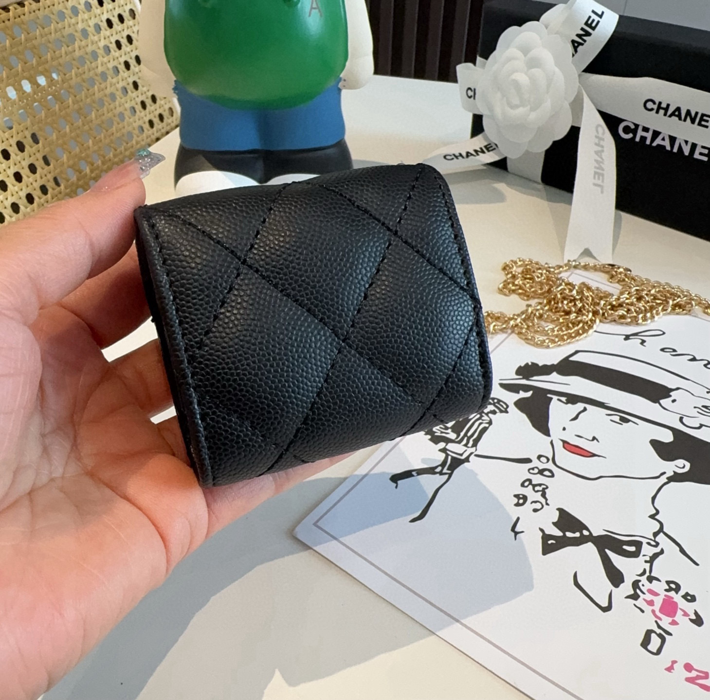 ❤️香奈儿CHANEL经典C3耳机包通用款💥官网11耳机包 
时尚迷你包包，配链条，蓝牙耳机包，包包挂件