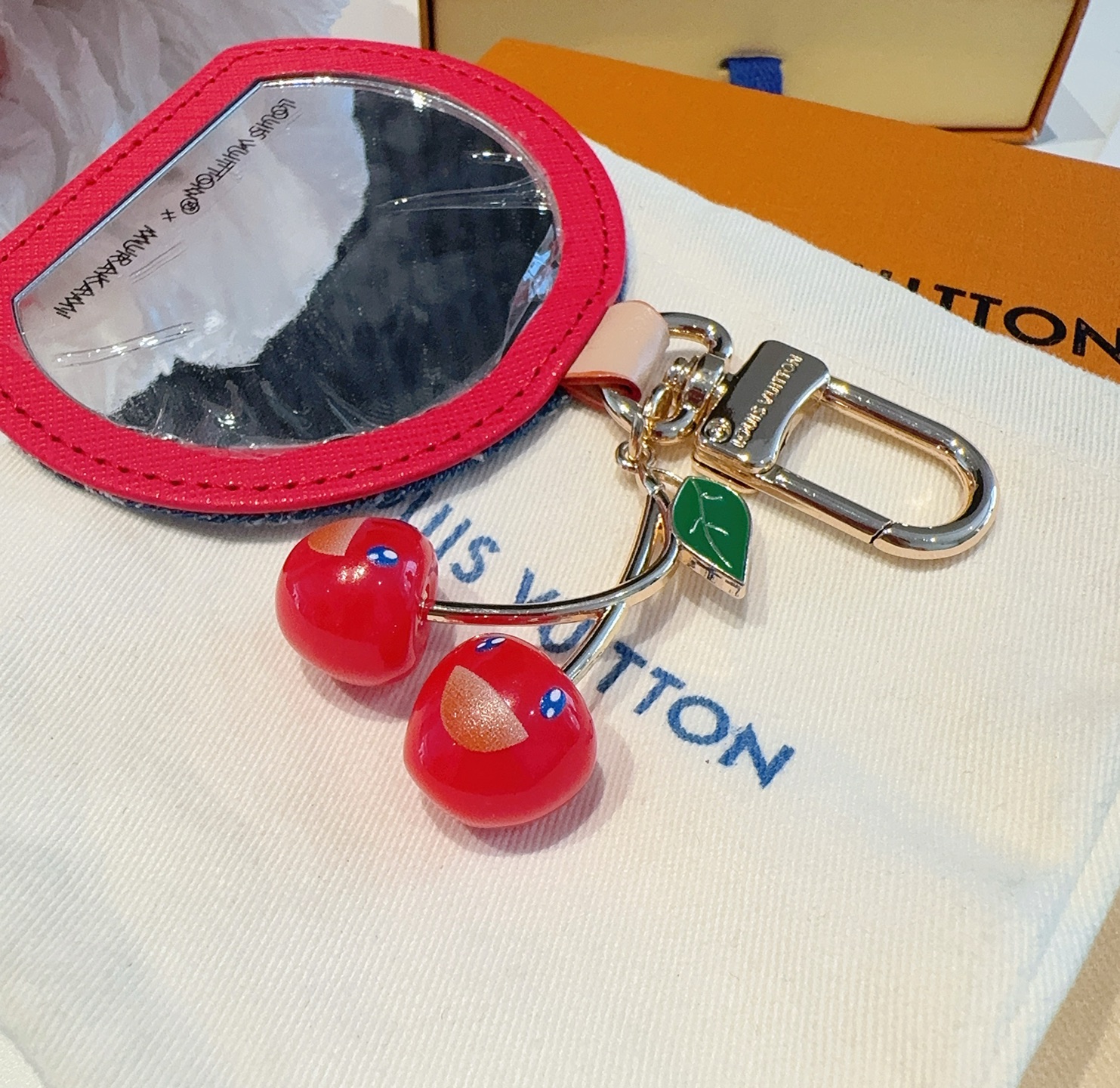  Louis Vuitton 路易威登LV x TM CERISE LV MINI MIRROR 樱桃🍒