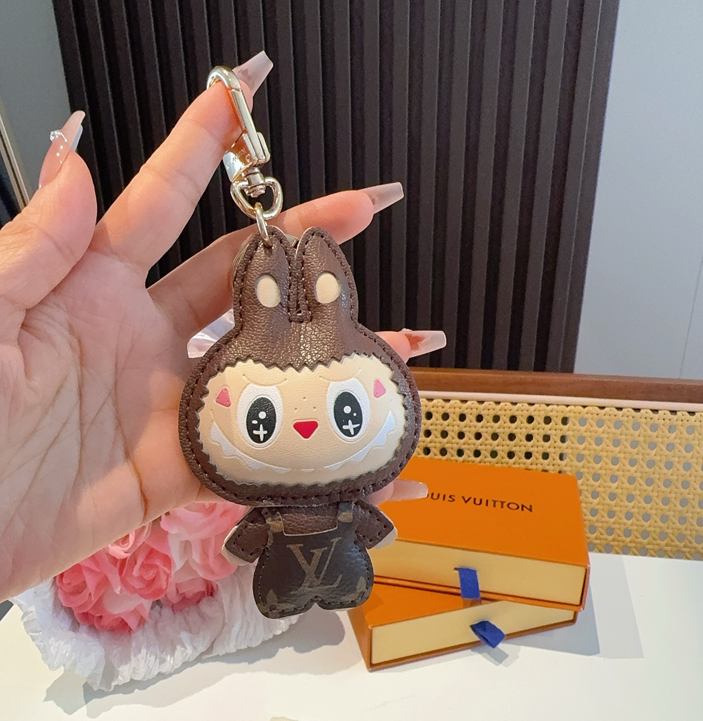 🆕拉布布挂件公仔钥匙扣，LV钥匙扣，包包挂饰
