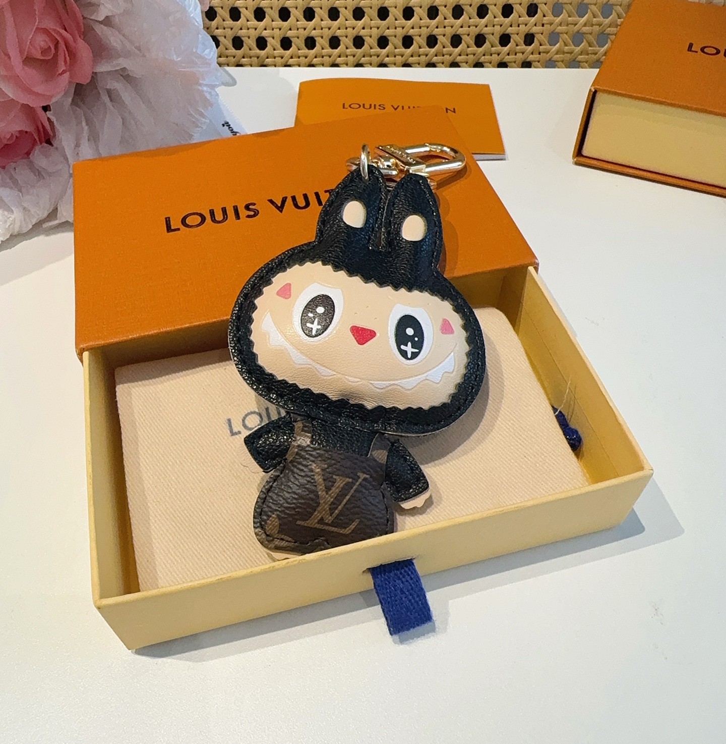 🆕拉布布挂件公仔钥匙扣，LV钥匙扣，包包挂饰
