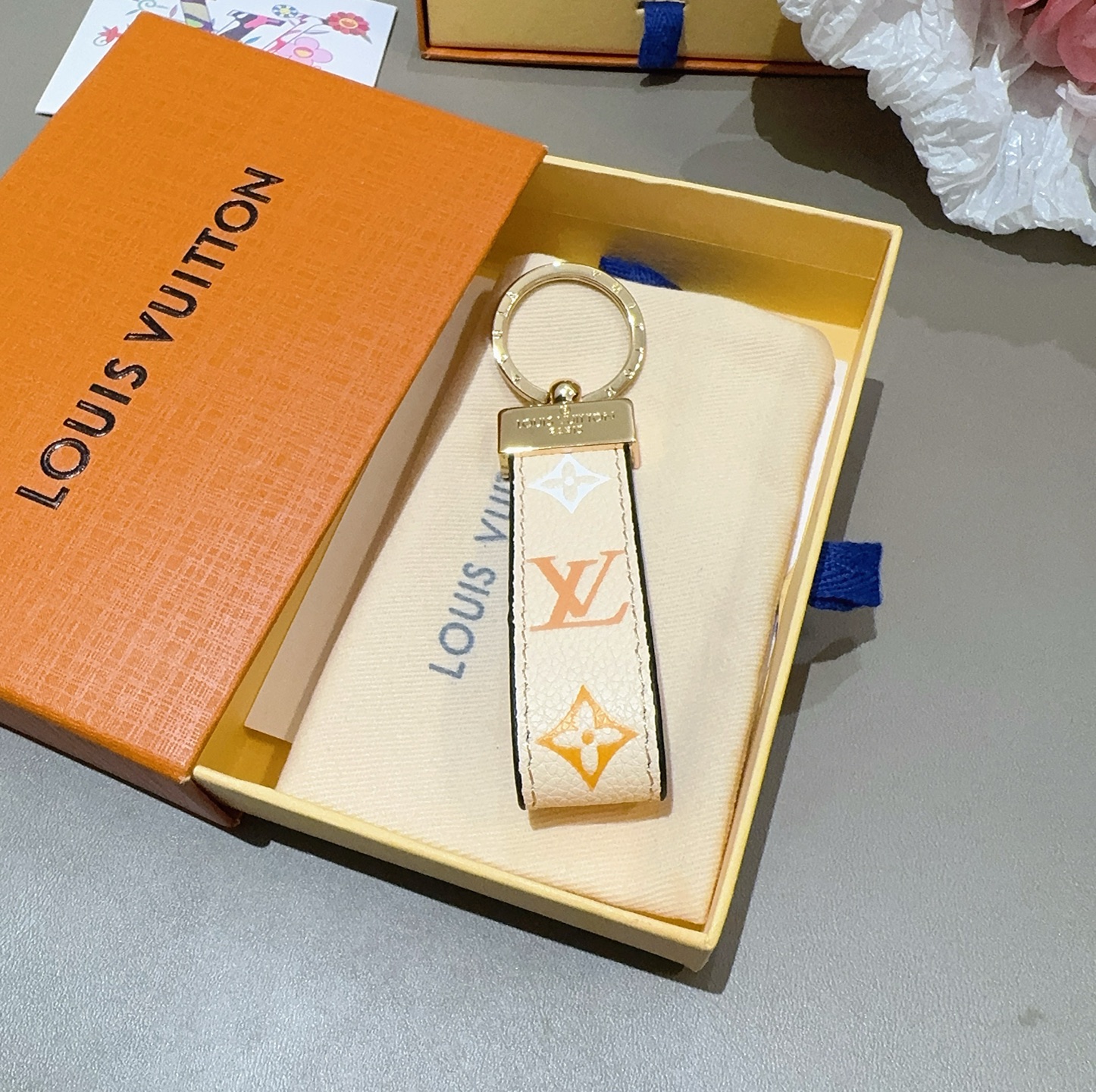  🔥爆款推荐 驴家牛皮压花渐变钥匙扣 LV钥匙扣 车钥匙挂件包包挂饰
 DauPhine Dragonn