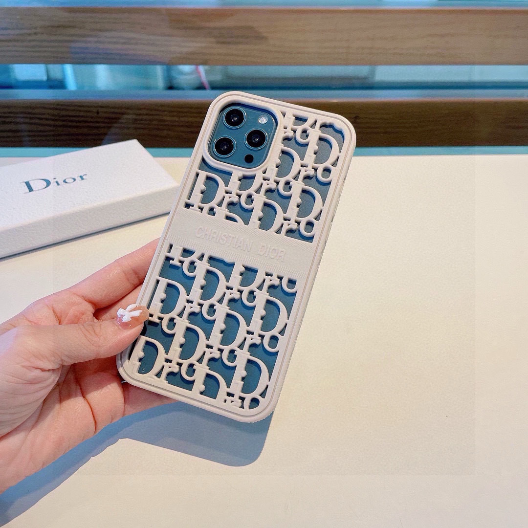 。烟花烟花烟花Dior新品
DIOR•迪奥🔲
新款独家私模 镂空设计.全包手机壳,手感好强
型号:为了不
