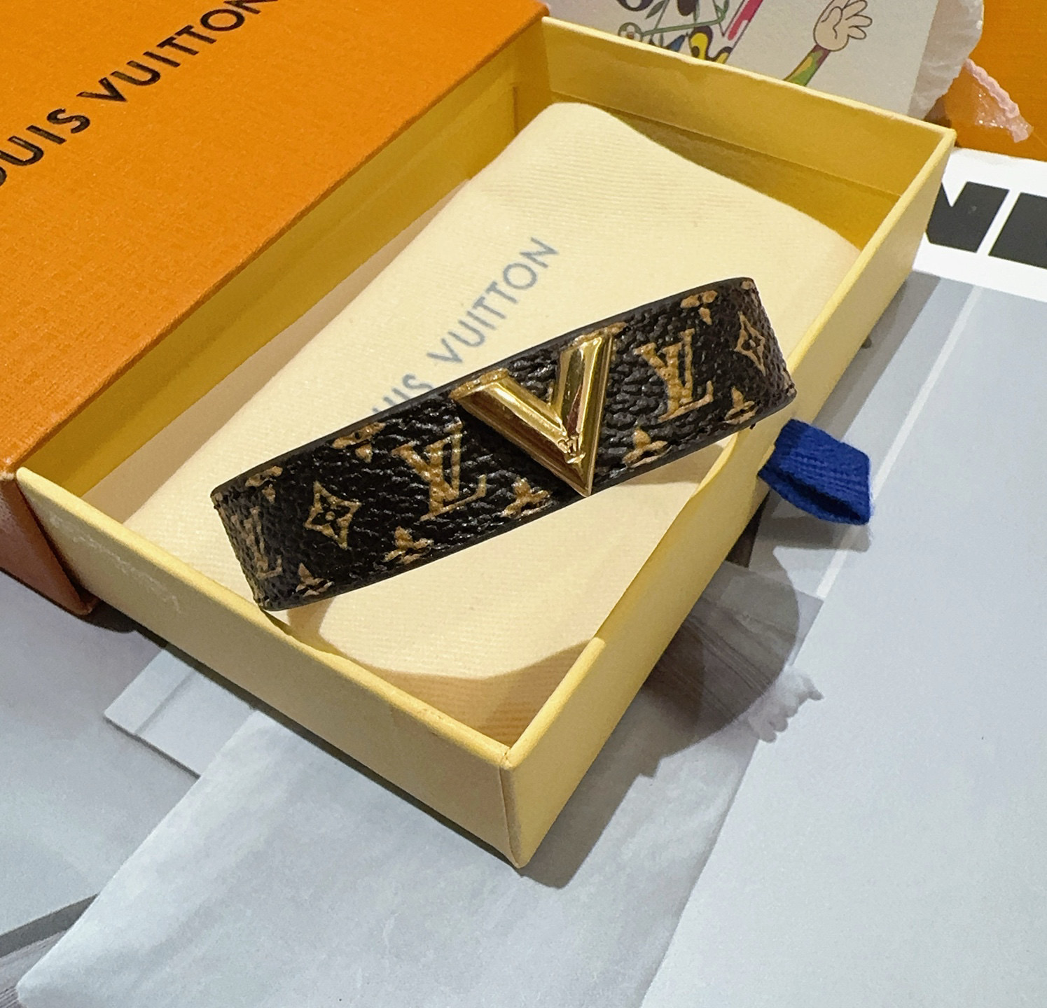  🔥LV皮绳手环手镯市场最好版本 LV老花皮绳手链●专柜一致黄铜材质  火爆款出货 设计独特 复古前卫 