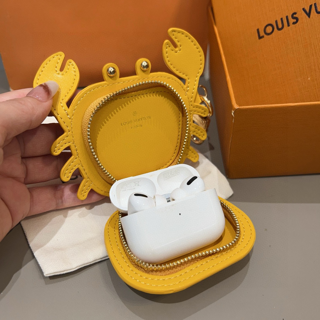 。官网新品 热卖Louis Vuitton 路易威登lv 小螃蟹耳机包钥匙扣挂件挂饰 Lv钥匙包蓝牙耳机