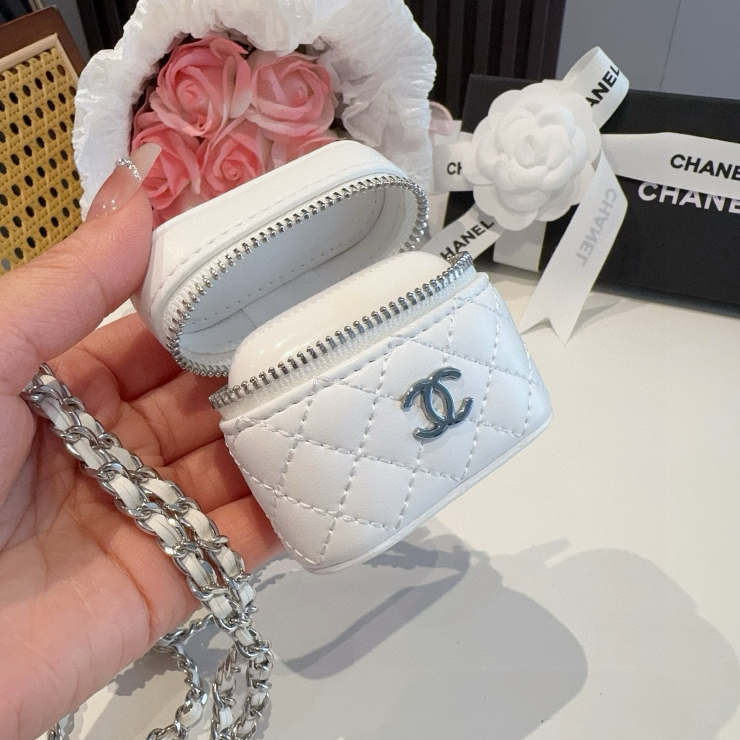 ❤️香奈儿CHANEL mini斜挎包包 通用耳机包💥官网11耳机包 
时尚迷你包包，链条⛓️挂绳可拆卸