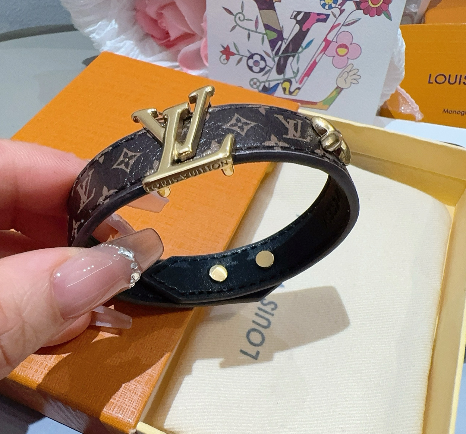  🔥LV皮绳手环手镯市场最好版本 LV老花皮绳手链●专柜一致黄铜材质  火爆款出货 设计独特 复古前卫 