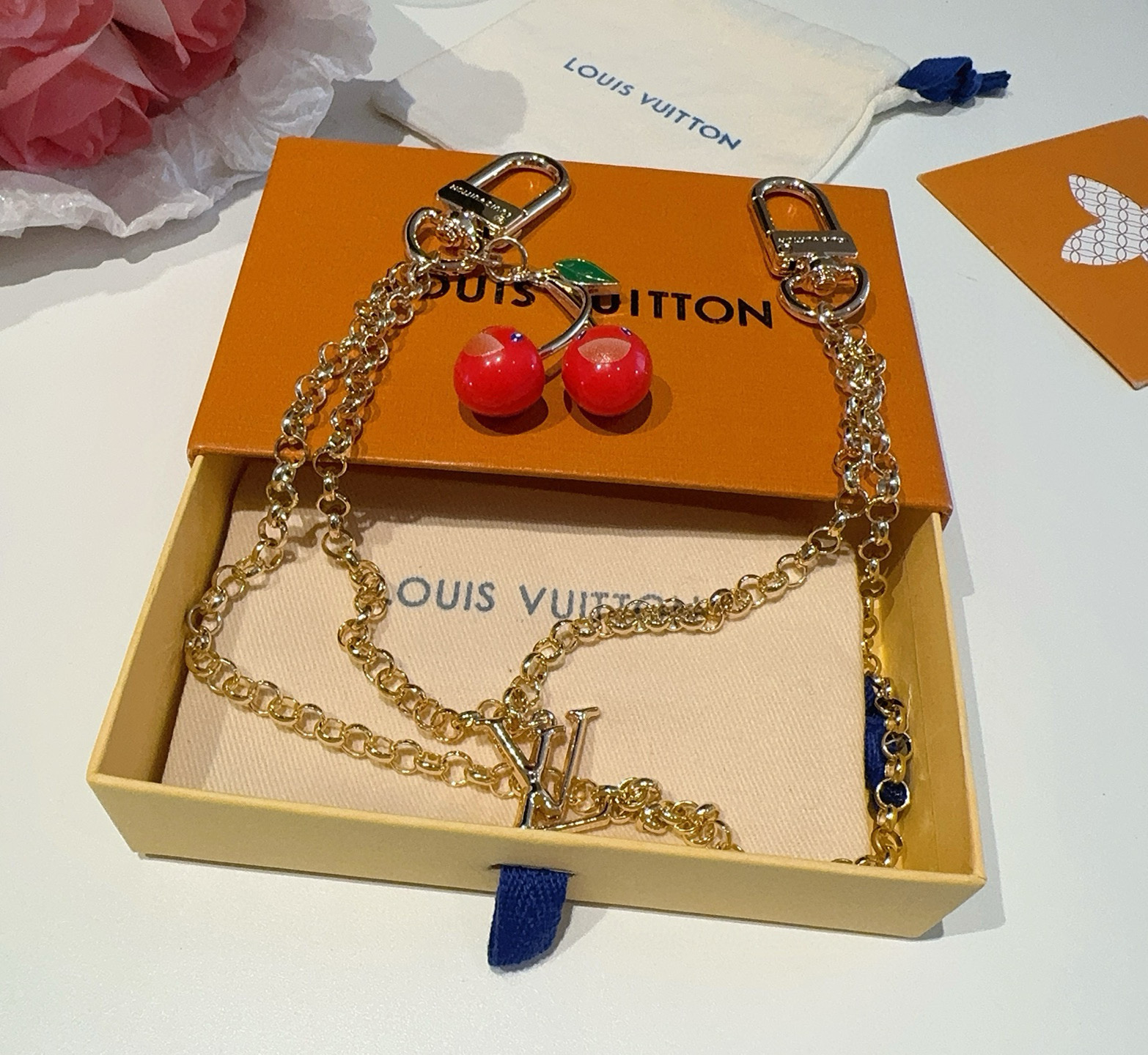  LV x TM LV Cerise 包包链条 包挂饰 钥匙扣 出自路易威登x村上隆复刻系列，为双链条设