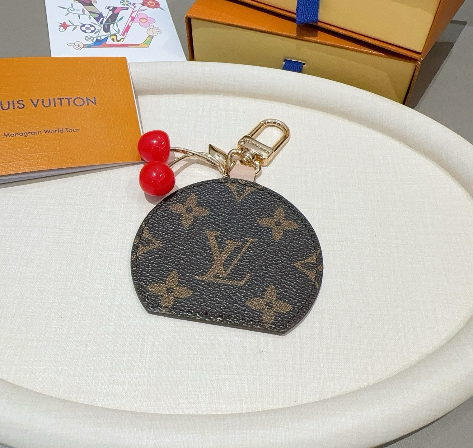   Louis Vuitton 路易威登LV x TM CERISE LV MINI MIRROR 樱桃