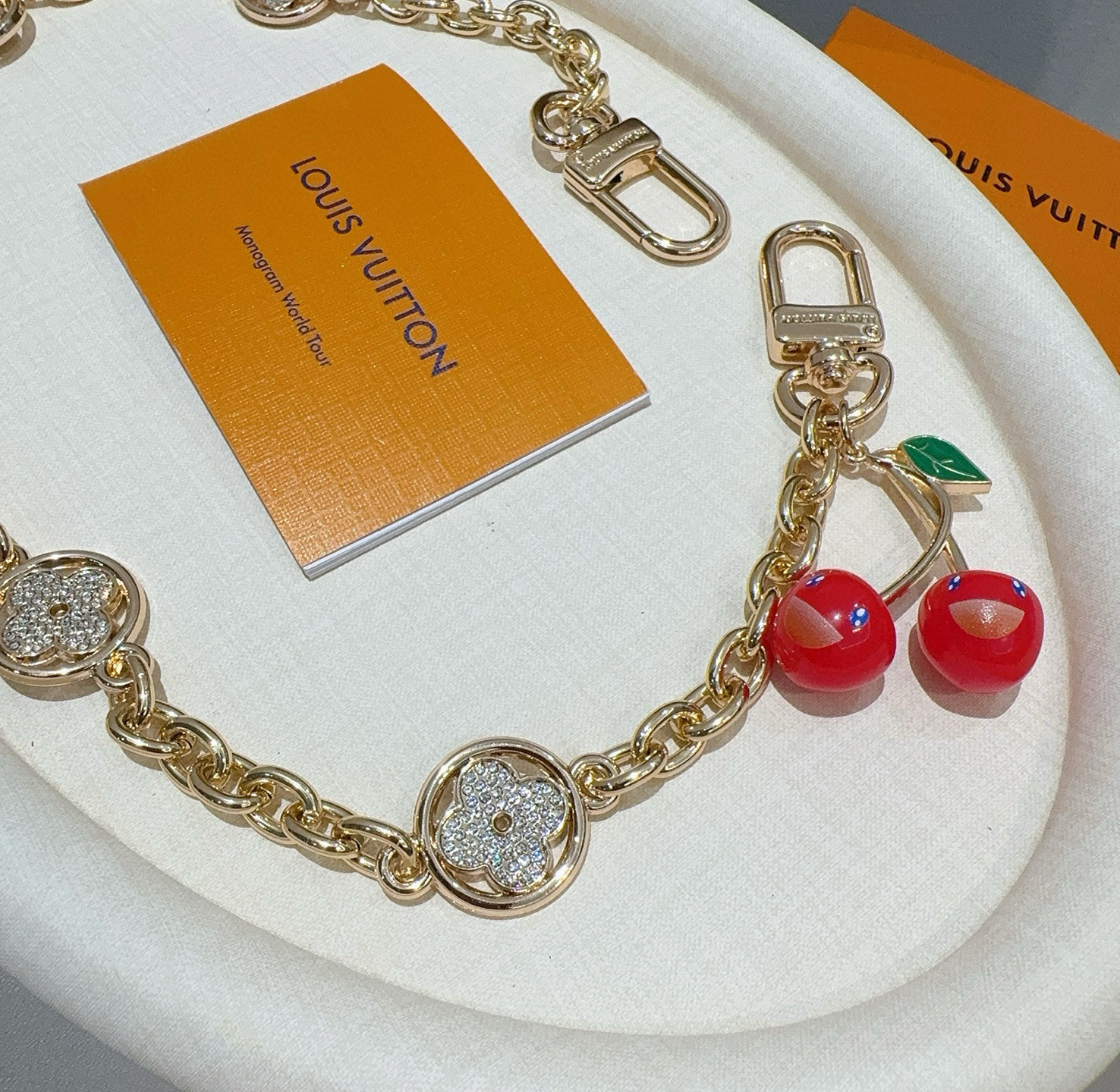 LV X TM 樱桃🍒包挂包链原单货 Lv钥匙扣包饰包包挂件Louis Vuitton 路易威登 樱桃🍒