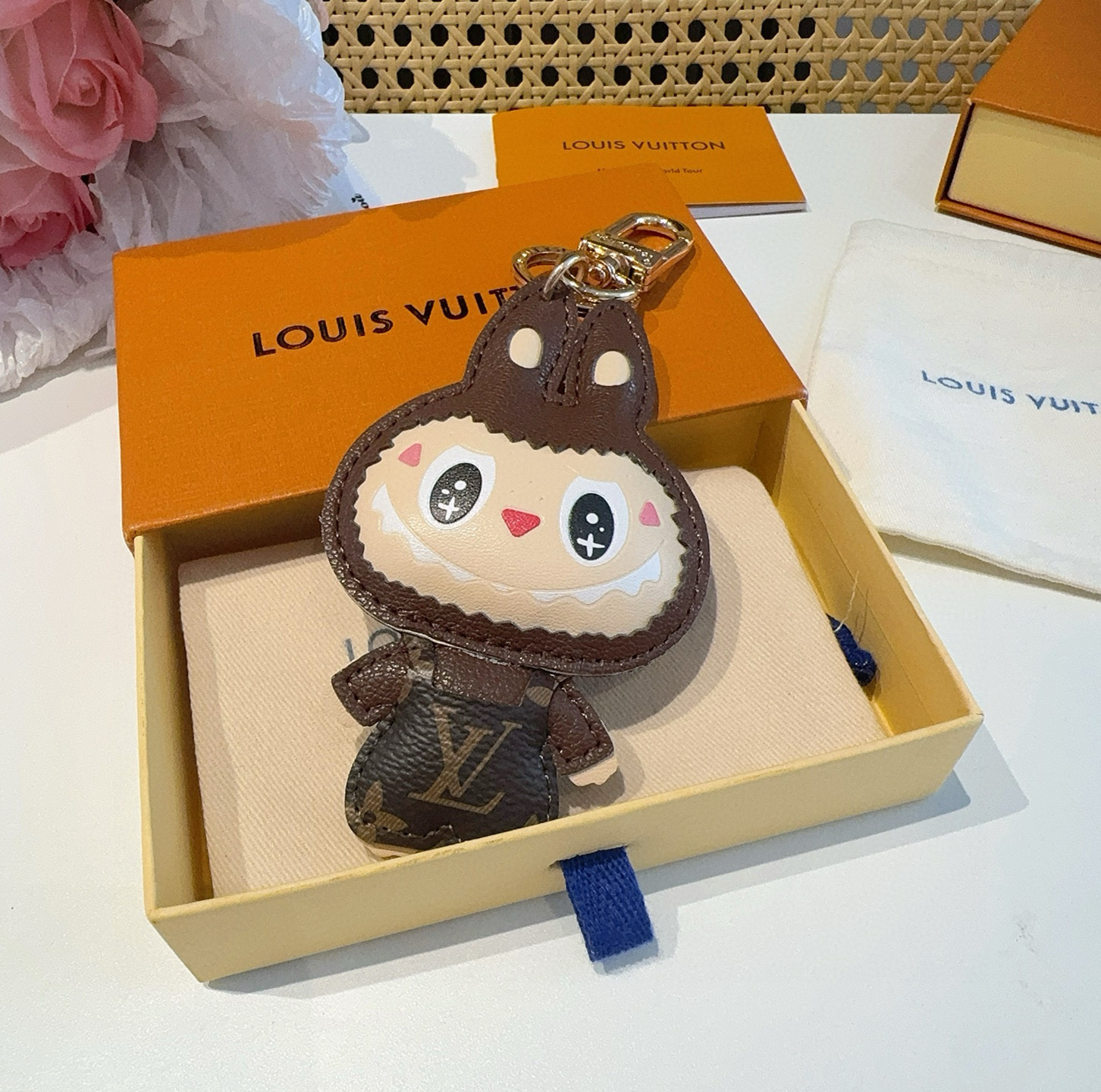 。拉布布挂件公仔钥匙扣，LV钥匙扣，包包挂饰