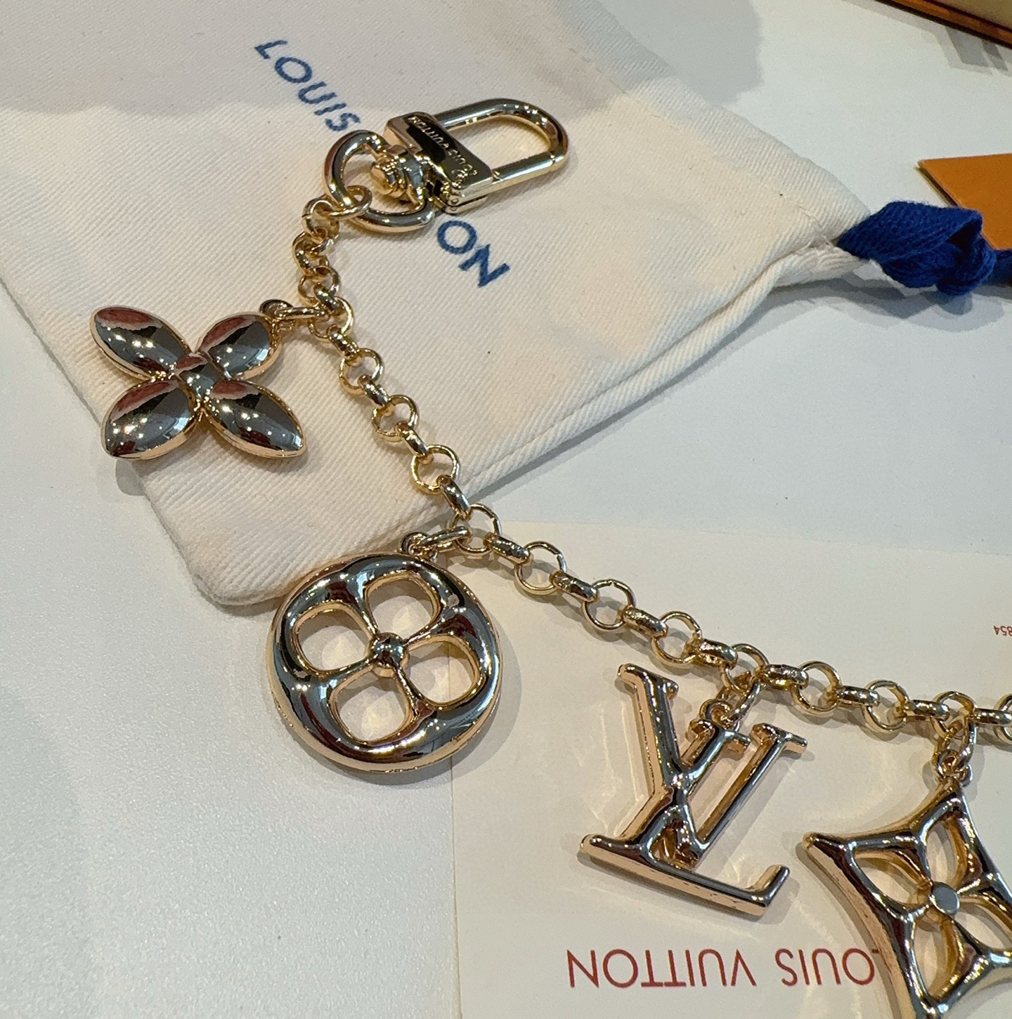 LV钥匙扣 包饰 包包挂件 金色&银色M01188 SPring Street Chain 包饰将 Mo