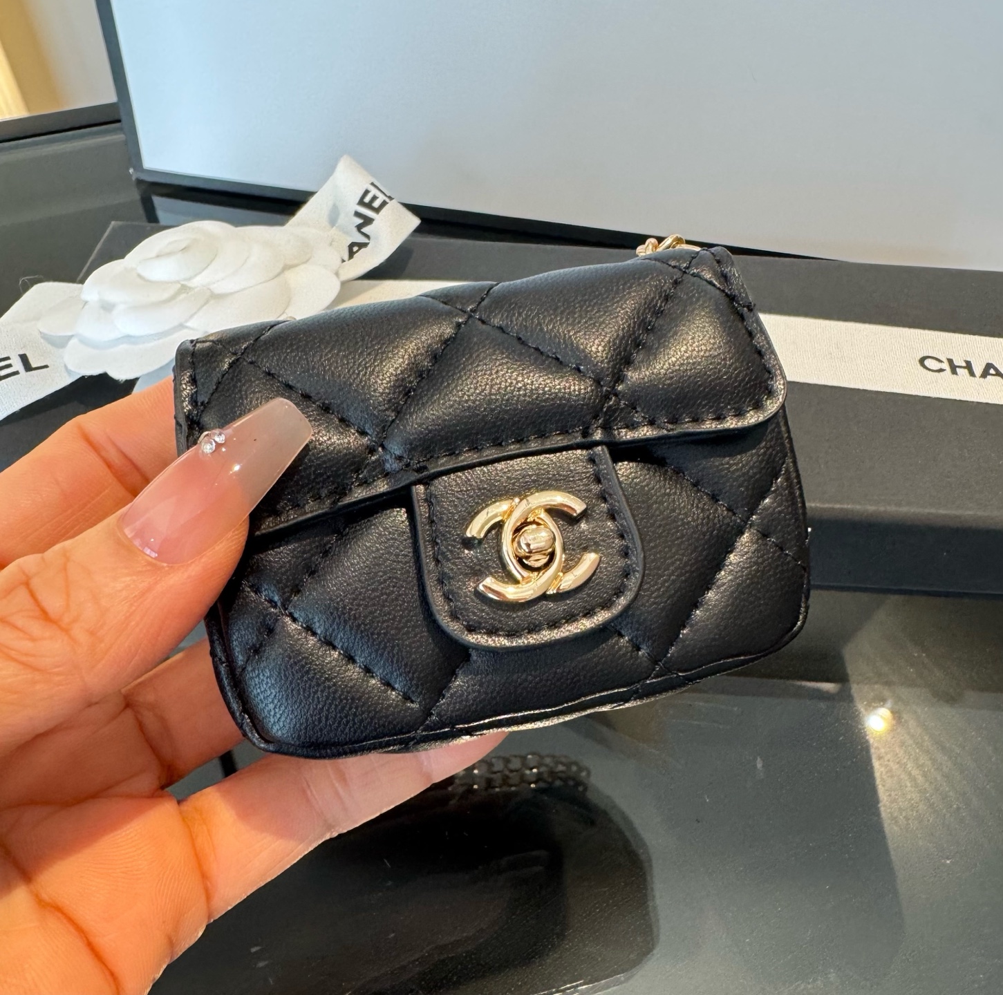 ❤️香奈儿CHANEL经典菱格通用耳机包💥官网1:1耳机包 时尚迷你包包，链条⛓️挂绳可拆卸，蓝牙耳机包