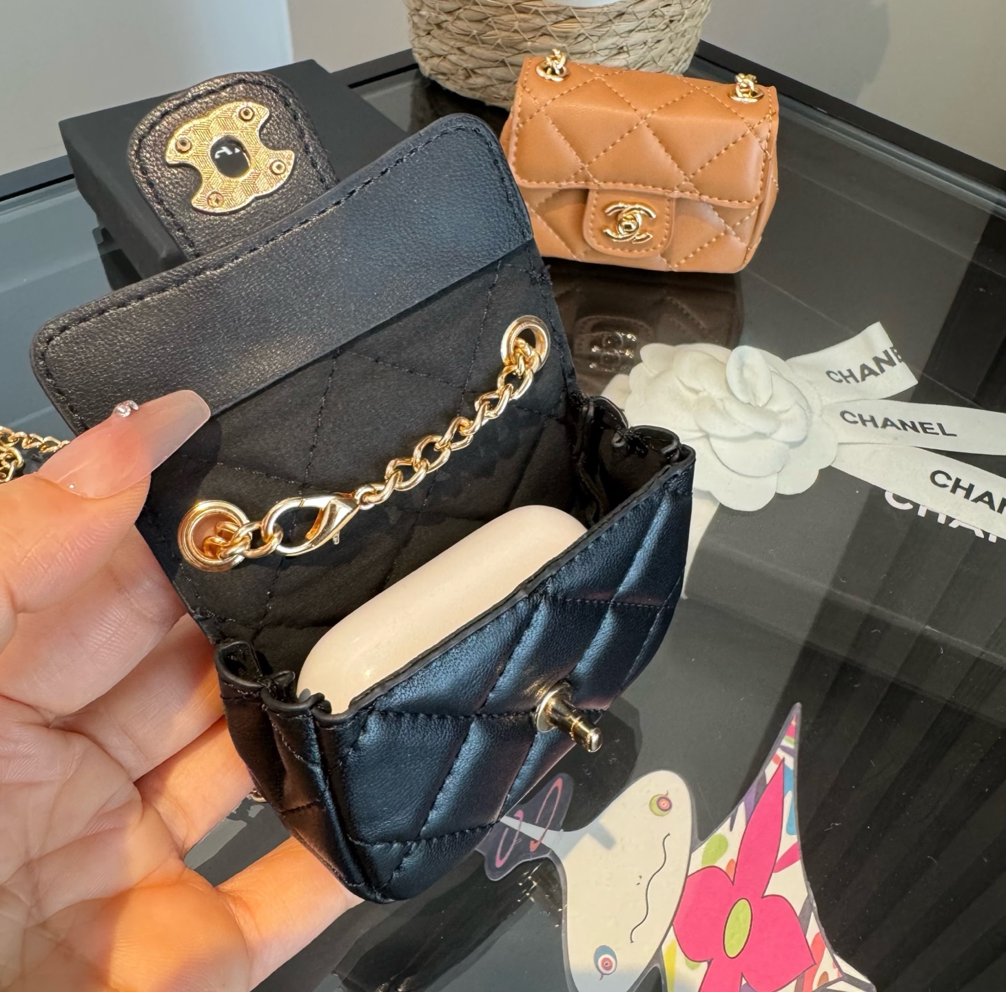 ❤️香奈儿CHANEL经典菱格通用耳机包💥官网1:1耳机包 时尚迷你包包，链条⛓️挂绳可拆卸，蓝牙耳机包