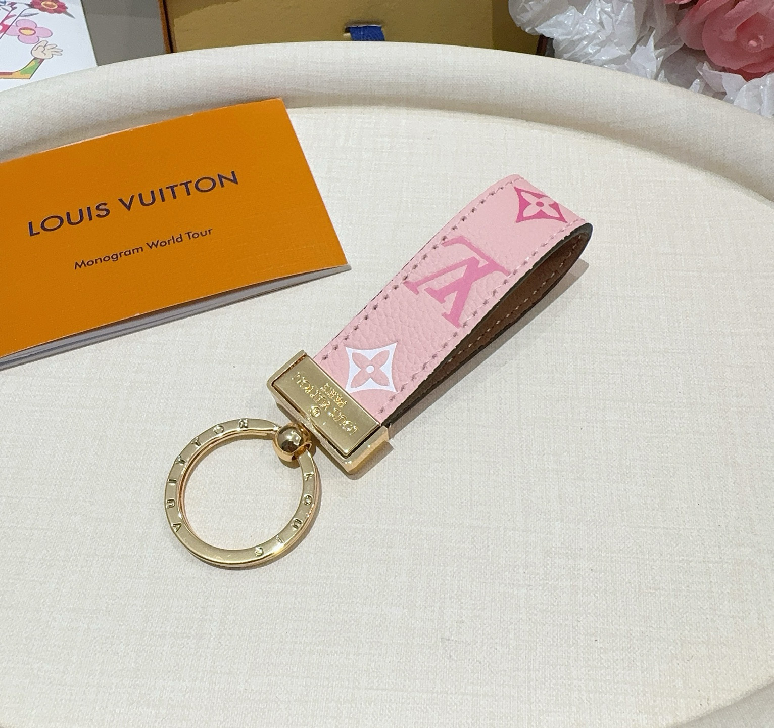 。爆款推荐 驴家牛皮压花渐变钥匙扣 LV钥匙扣 车钥匙挂件包包挂饰 DauPhine Dragonne 