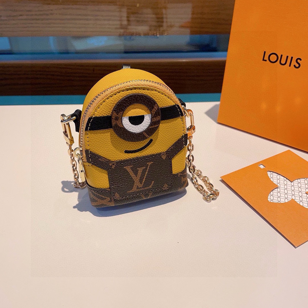 ❗原单货☀ LOUIS VUITTON 小黄人链条斜挎小包，mini包包 可装银行卡💄蓝牙耳机…钥匙扣零