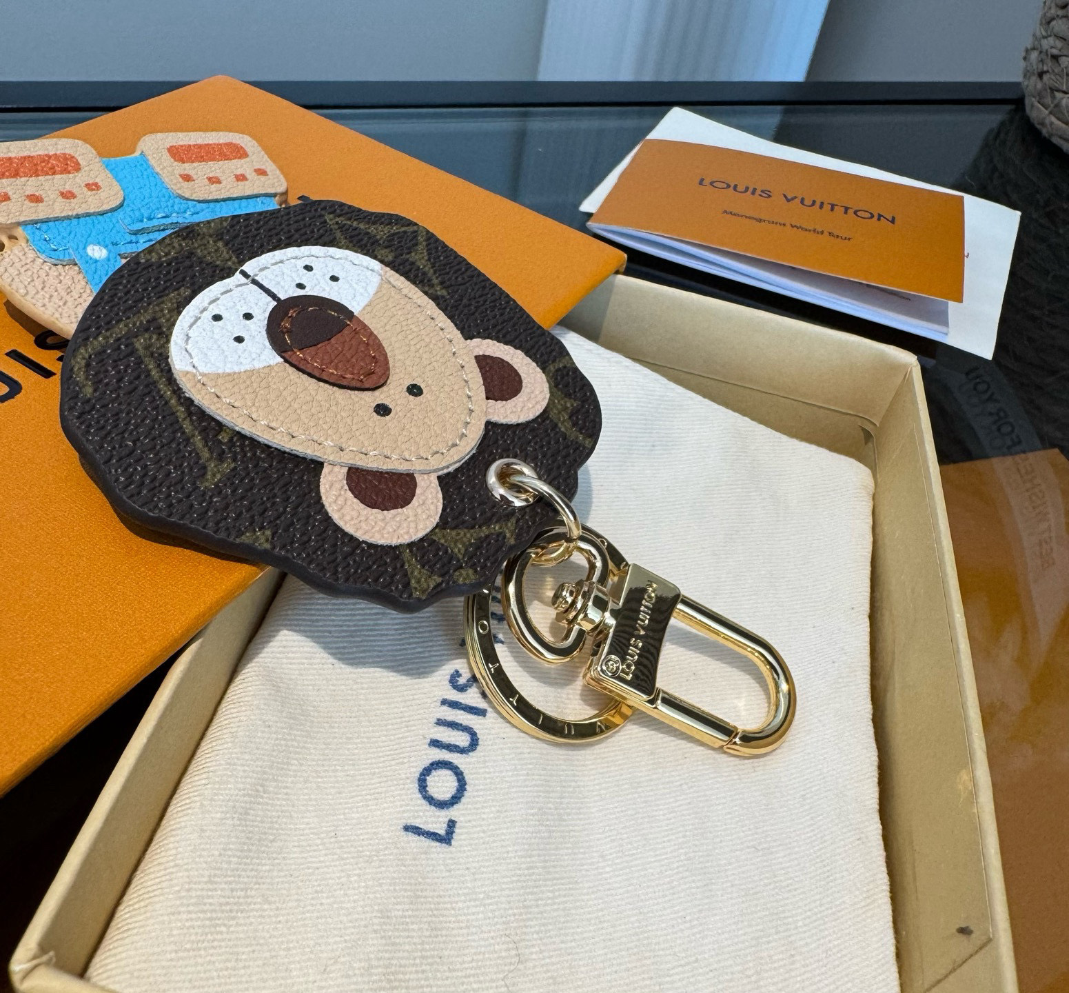 ❗新品❗Lv钥匙扣 灵动狮子🦁️挂饰独家原单LOUIS VUITTON 新款 老花狮子🦁钥匙扣 包包挂件