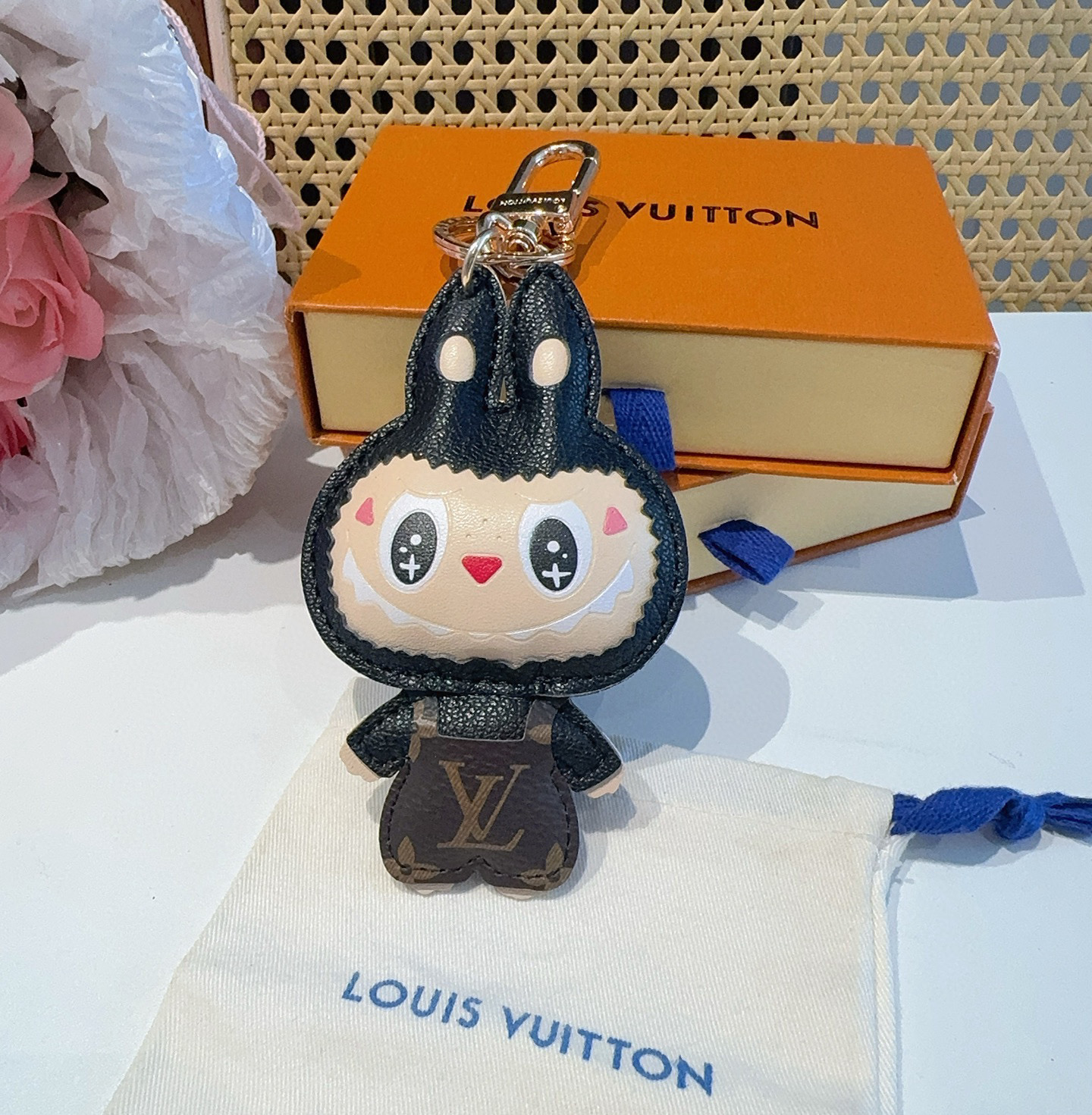。拉布布挂件公仔钥匙扣，LV钥匙扣，包包挂饰