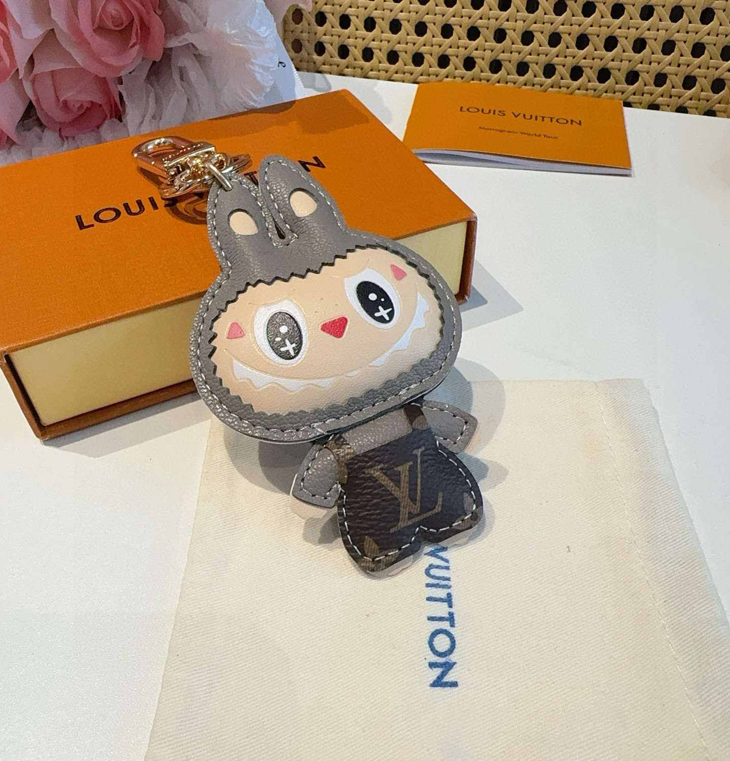 。拉布布挂件公仔钥匙扣，LV钥匙扣，包包挂饰