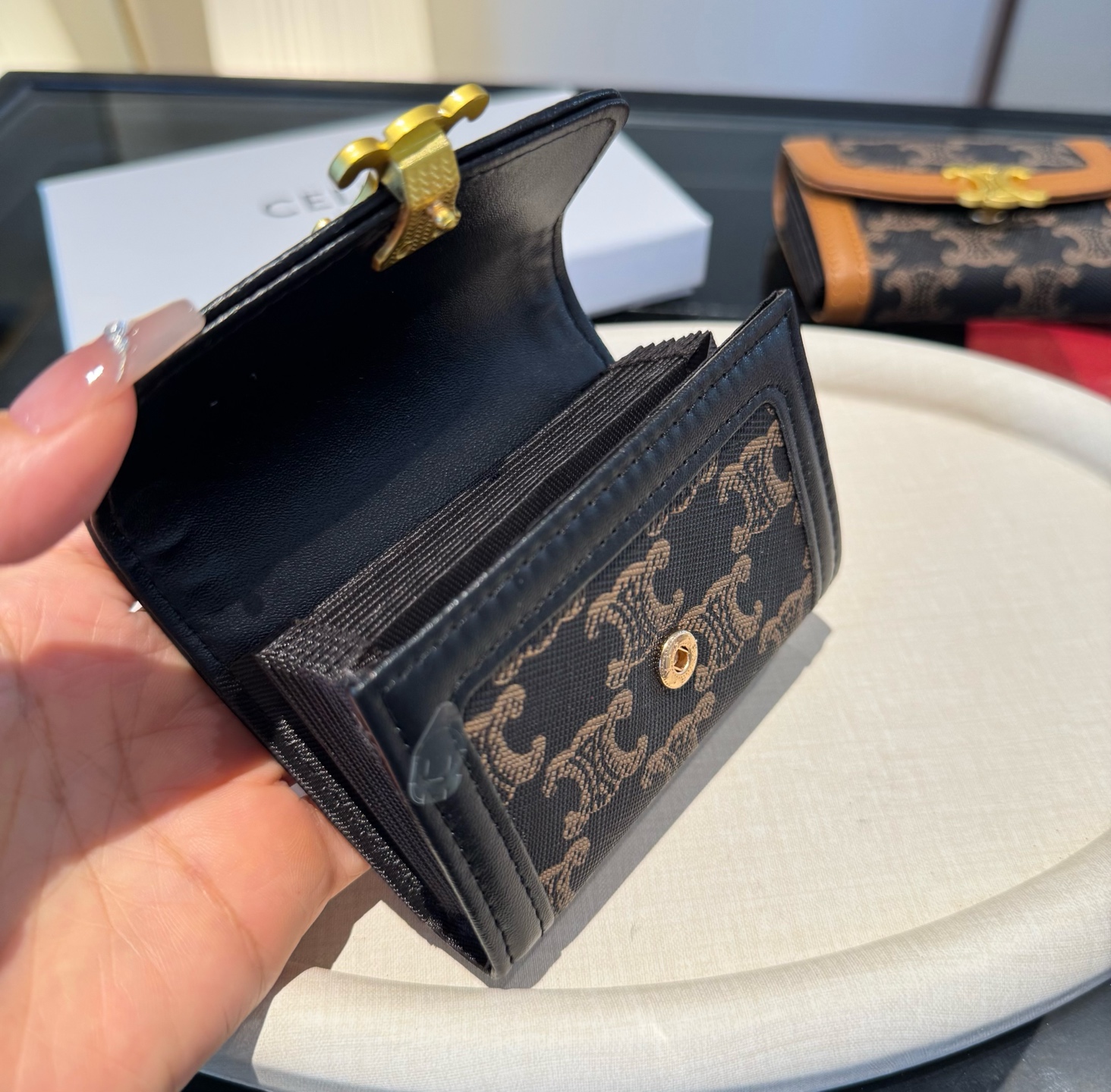 。赛琳卡包 零钱包 典雅风琴包卡包 手感真的很赞❗️