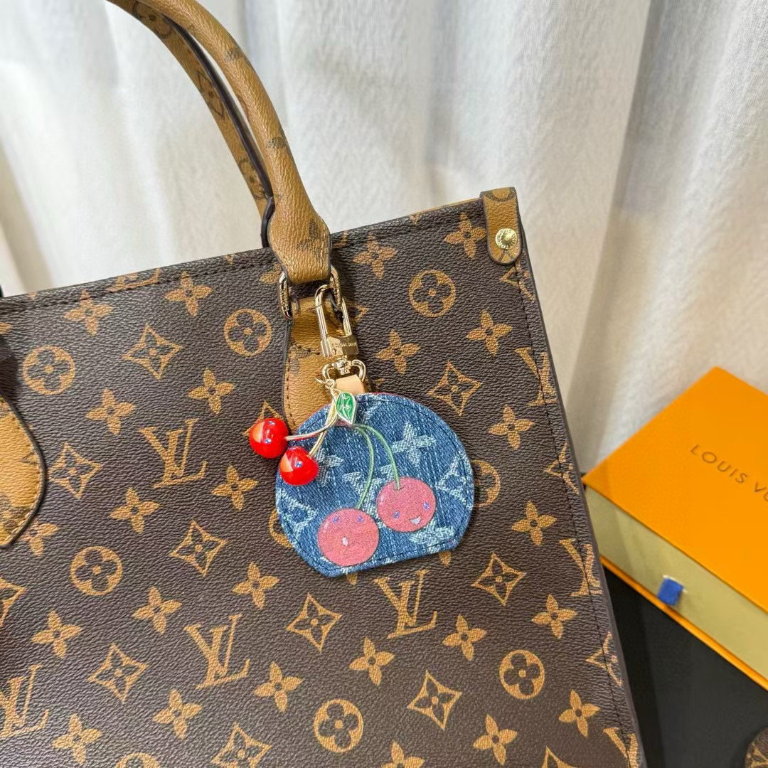 Louis Vuitton 路易威登LV x TM CERISE LV MINI MIRROR 樱桃🍒化