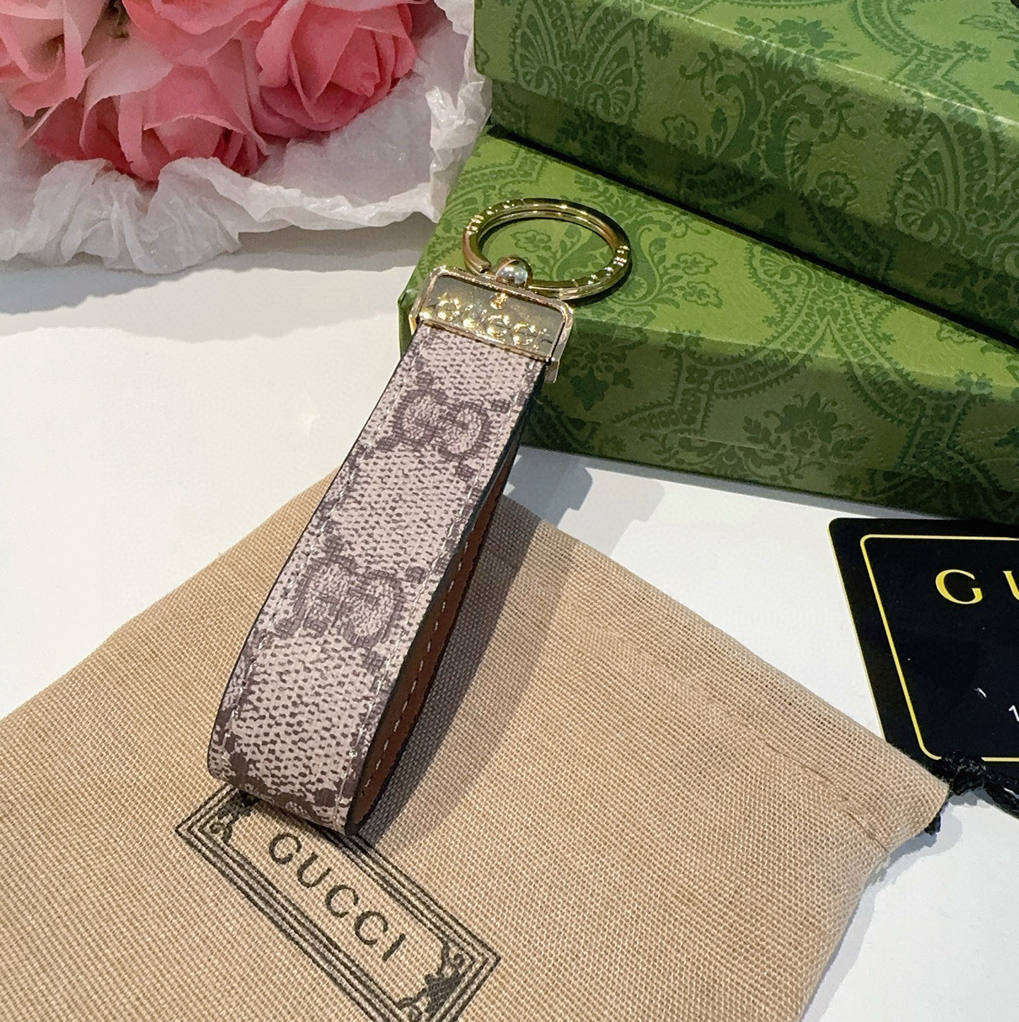 。爆款推荐 古驰Gucci钥匙扣 车钥匙挂件包包挂饰 DauPhine Dragonne 钥匙扣彰显金属