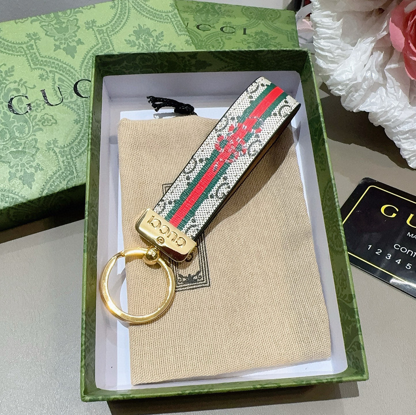 。爆款推荐 古驰Gucci钥匙扣 车钥匙挂件包包挂饰 DauPhine Dragonne 钥匙扣彰显金属