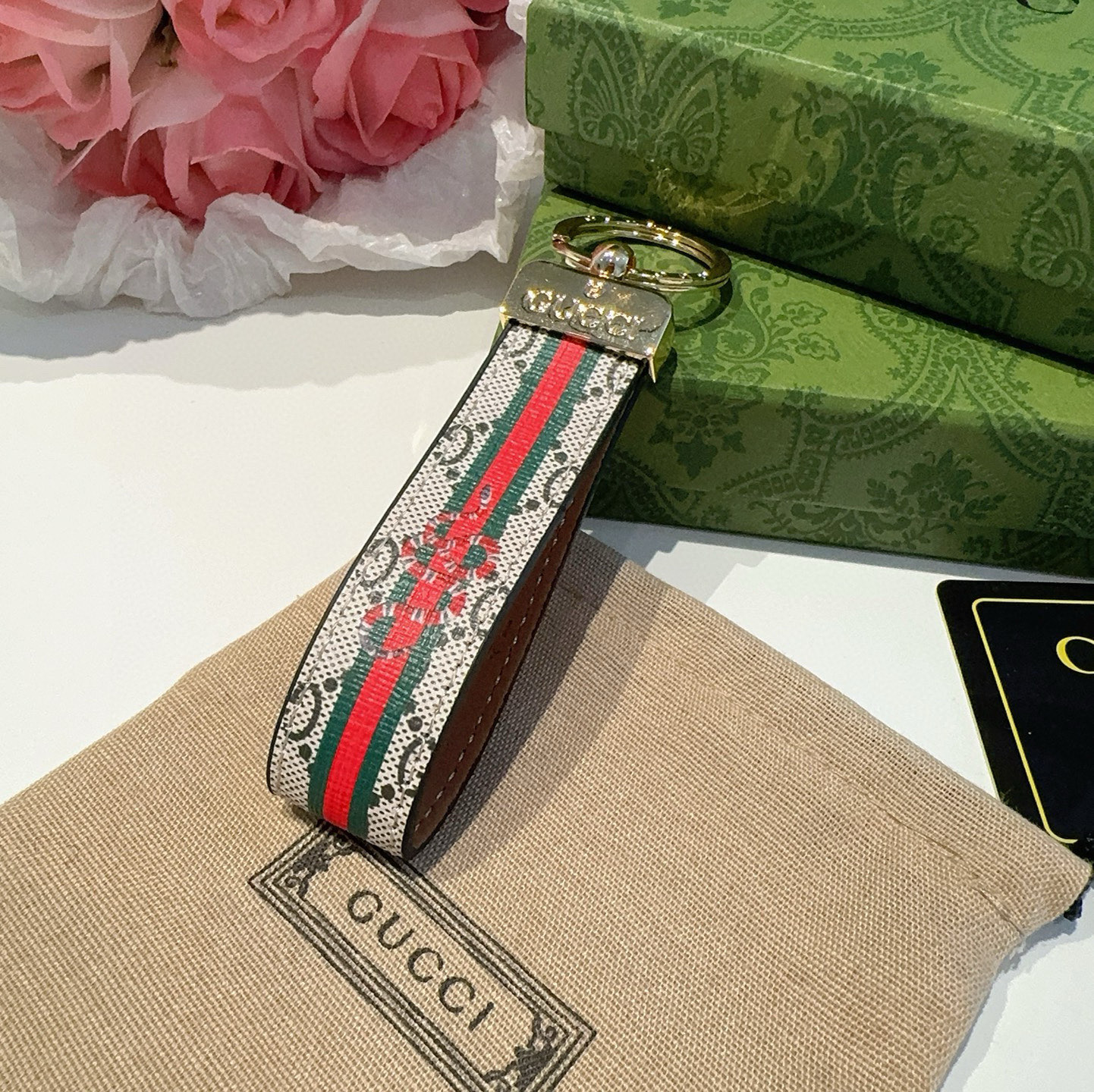。爆款推荐 古驰Gucci钥匙扣 车钥匙挂件包包挂饰 DauPhine Dragonne 钥匙扣彰显金属