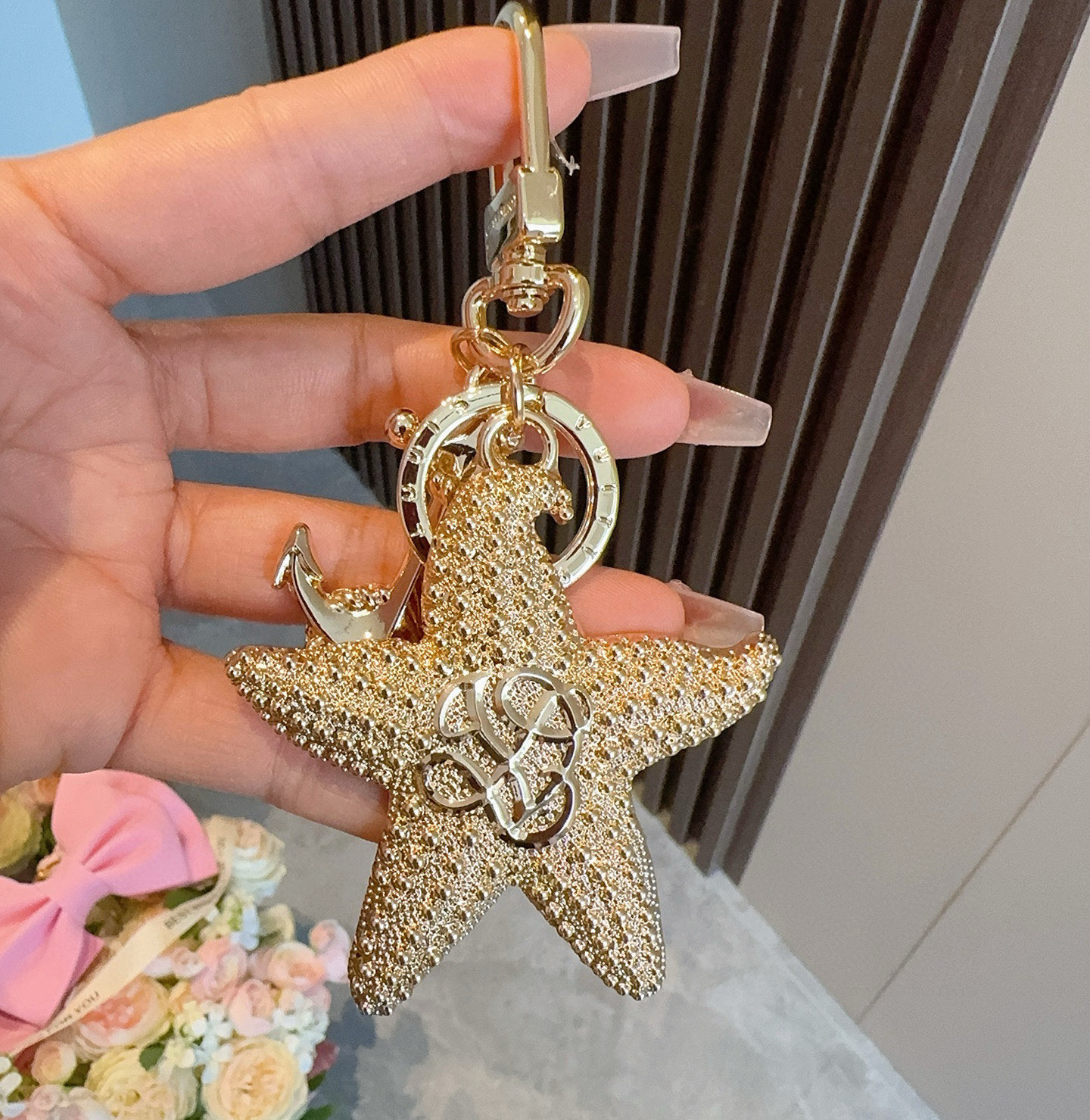 P90 🔥lv钥匙扣 官网新款 海星钥匙扣 包包挂件 配饰