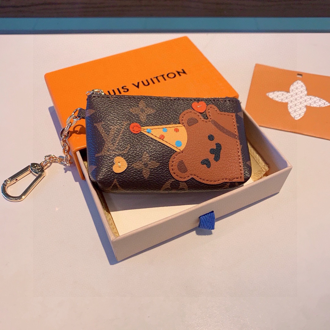 🔥独家新品LV卡通老花零钱包包，经典老花耳机包，包包挂饰，圣诞熊🐻 小柴犬、狮子🦁️零钱包 超纤材质 五