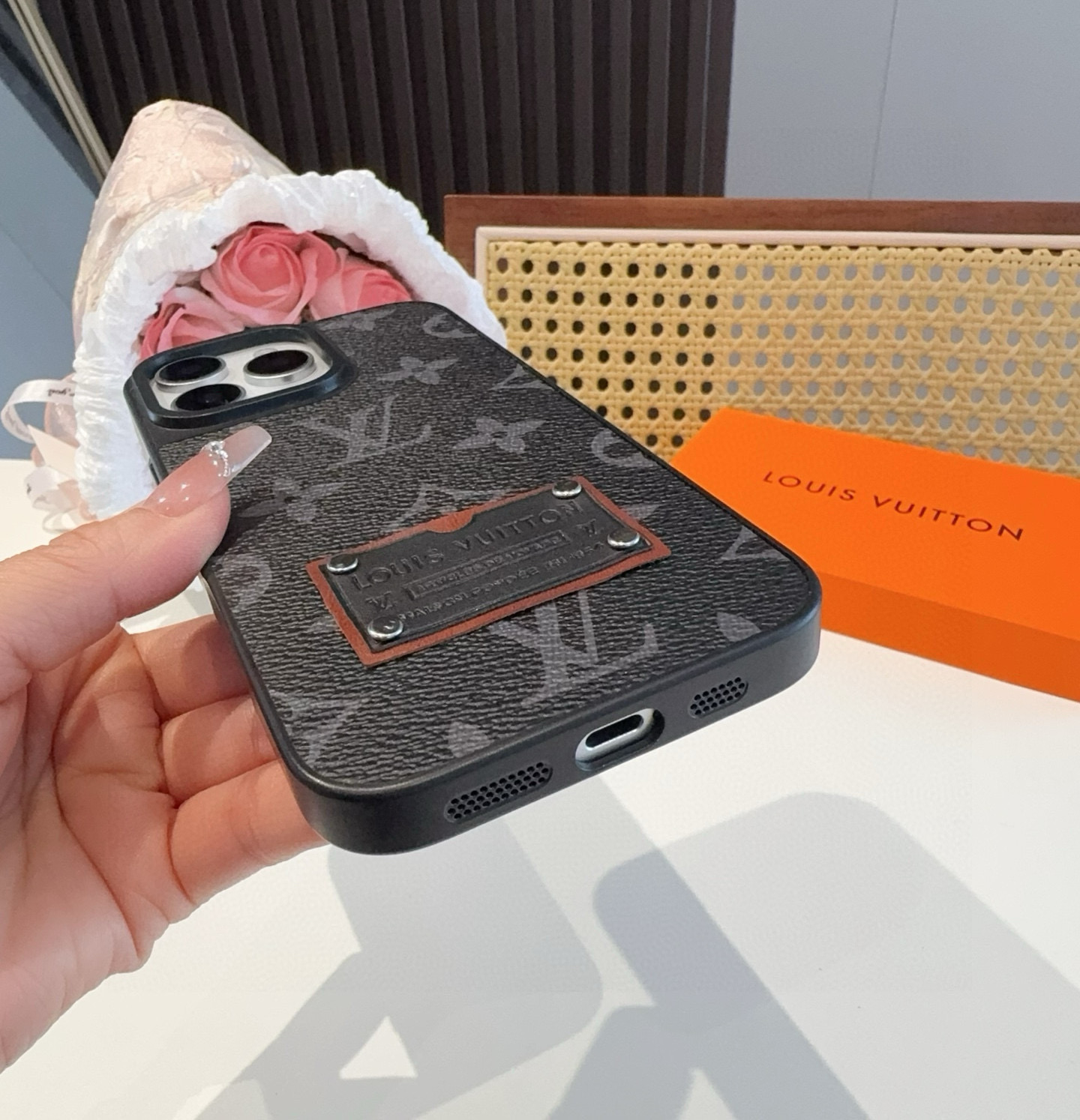 💥LV经典老花手机壳，官网同步贴皮全包手机壳，高端奢华[强]型号：为了不出现报错型号，请打开本机查看手机