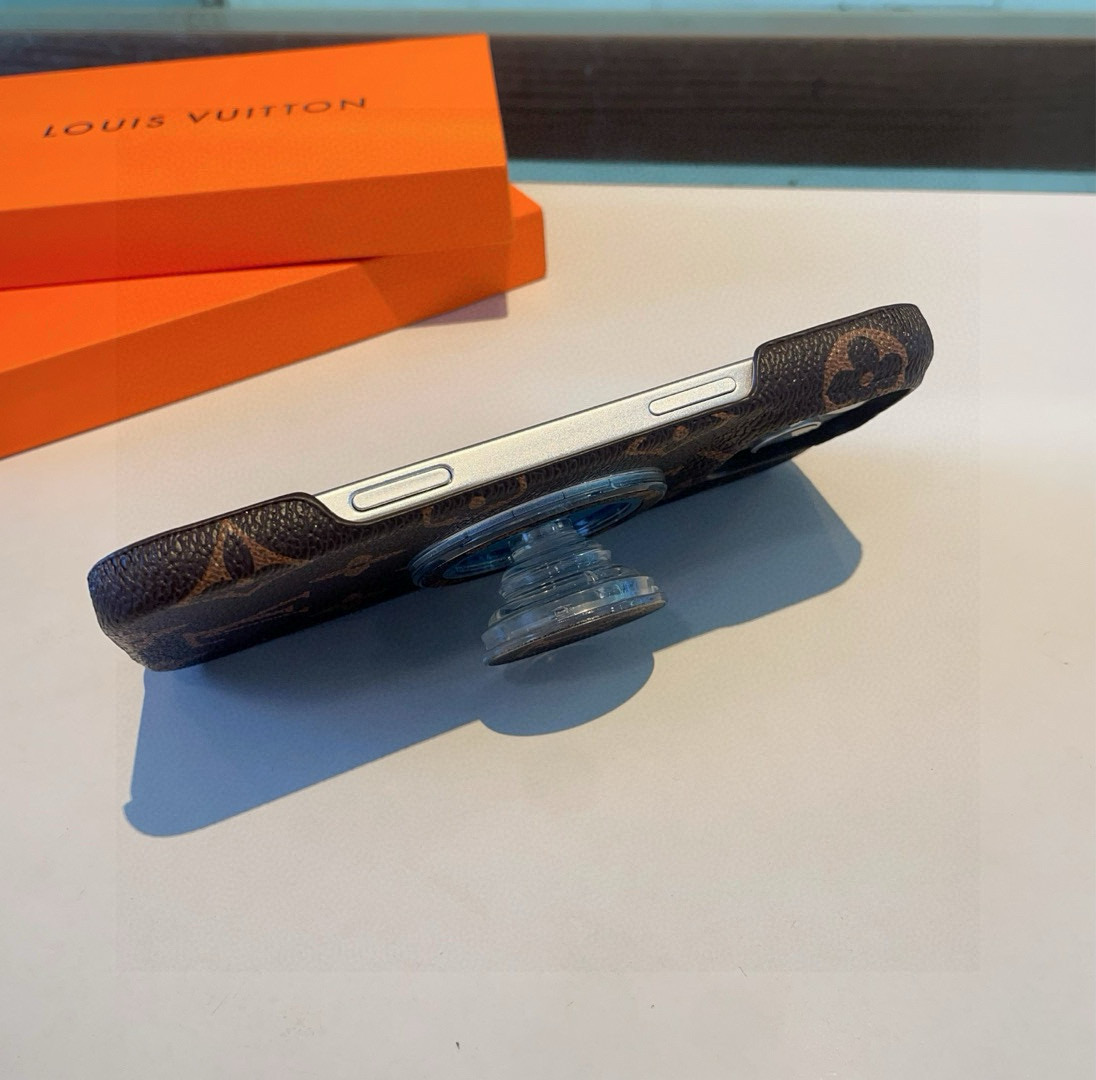 💕新品💕✨Lv经典老花手机壳 强磁吸➕logo支架手机壳型号：为了不出现报错型号，请打开本机查看手机设置