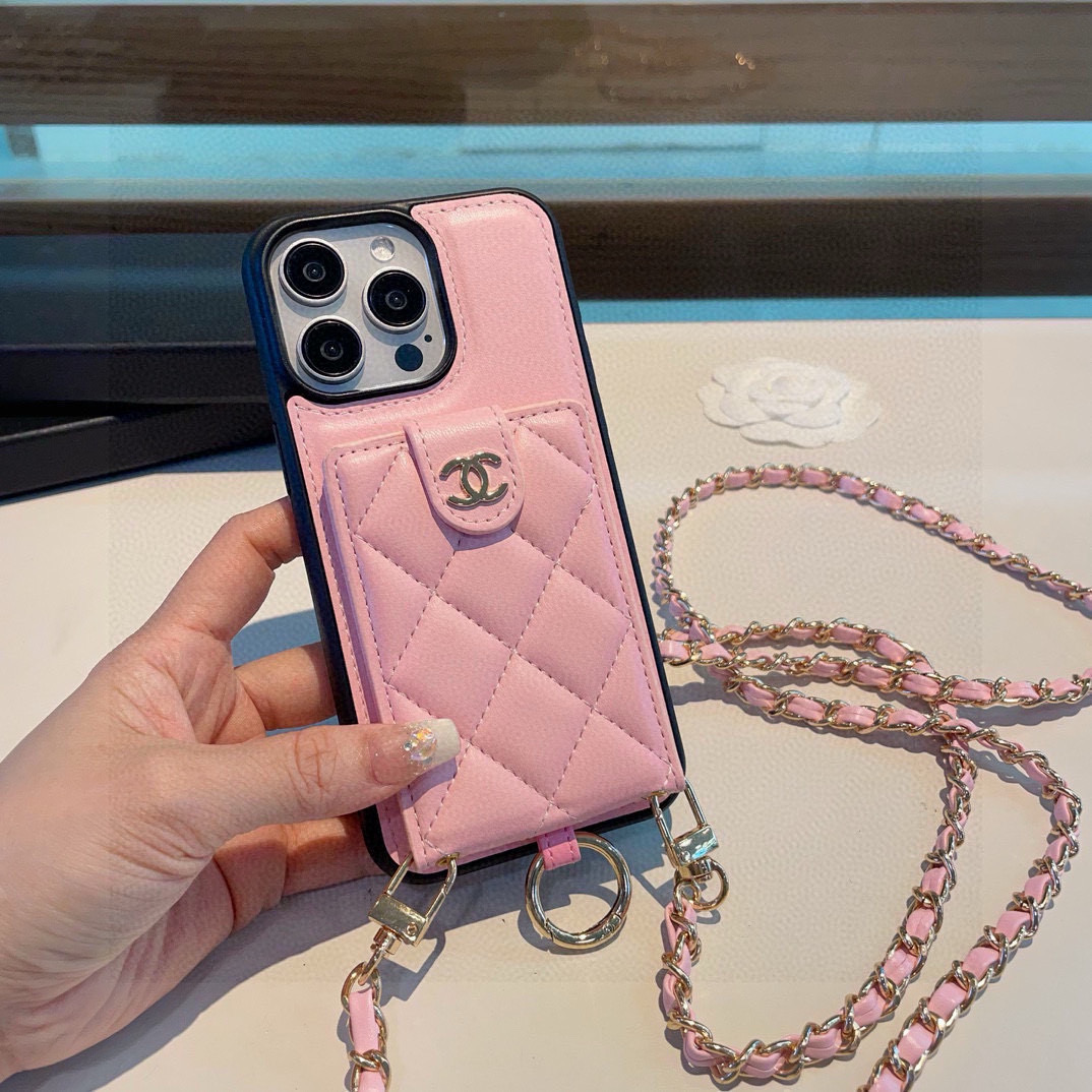 [庆祝][庆祝][庆祝]新品上架，香奈儿卡包手机壳 指环扣 ⛓️斜挎包手机壳，手感柔软舒适！型号：为了不