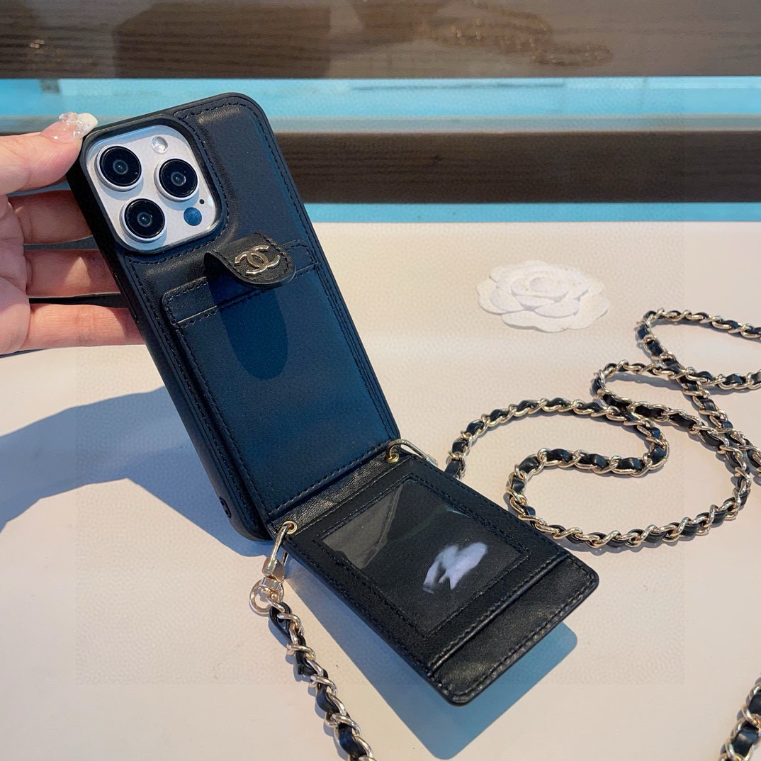 [庆祝][庆祝][庆祝]新品上架，香奈儿卡包手机壳 指环扣 ⛓️斜挎包手机壳，手感柔软舒适！型号：为了不