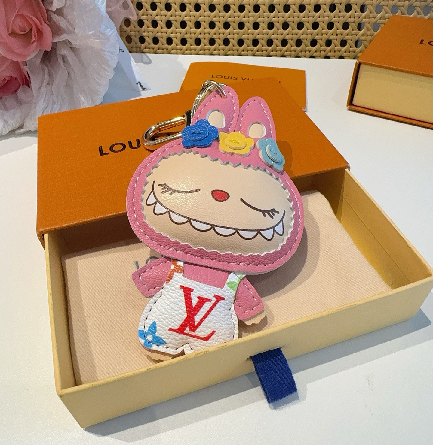🔥拉布布挂件公仔钥匙扣，LV钥匙扣，包包挂饰