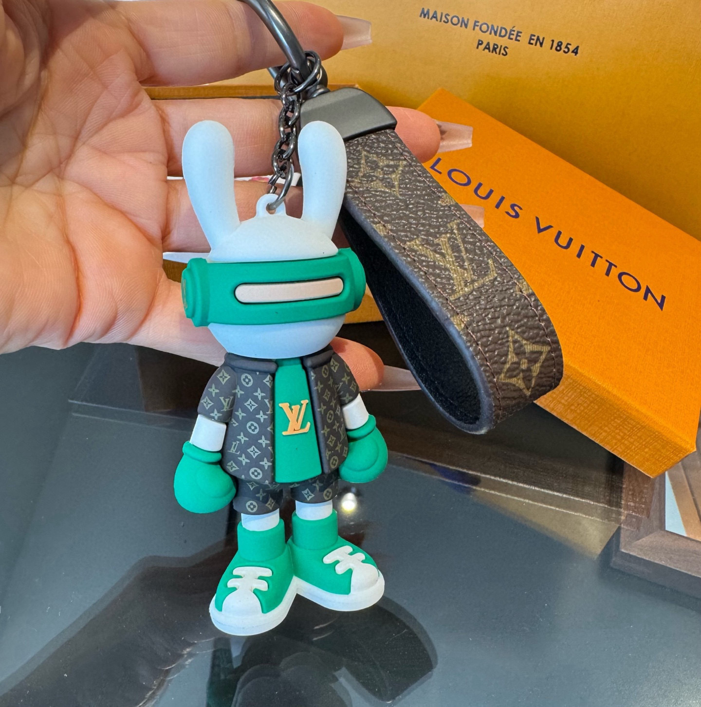 🔥LV兔子公仔钥匙扣 可拆卸当汽车摆件，网红爆款 高档装饰挂件 高版本出货 配包装