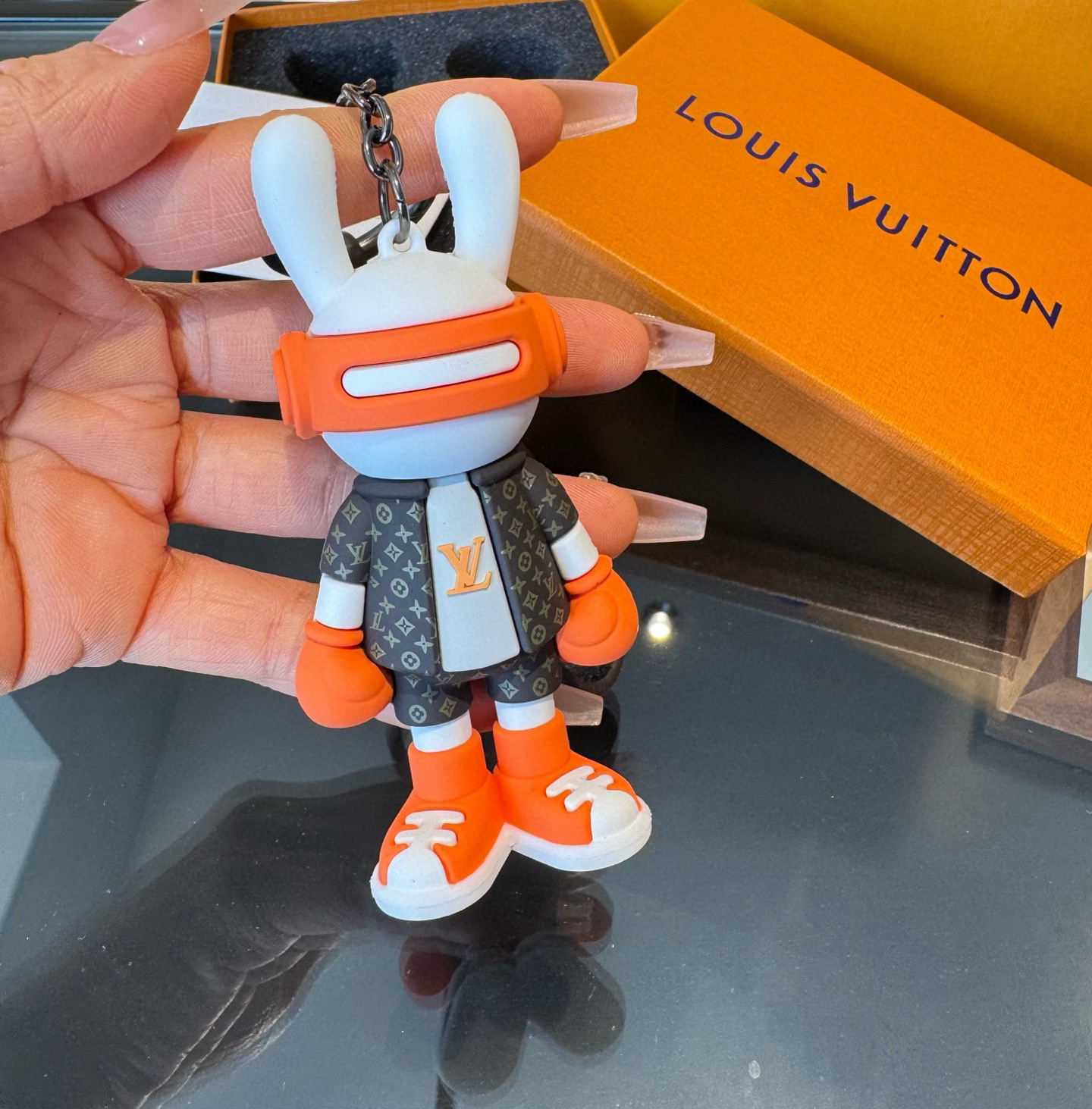 🔥LV兔子公仔钥匙扣 可拆卸当汽车摆件，网红爆款 高档装饰挂件 高版本出货 配包装