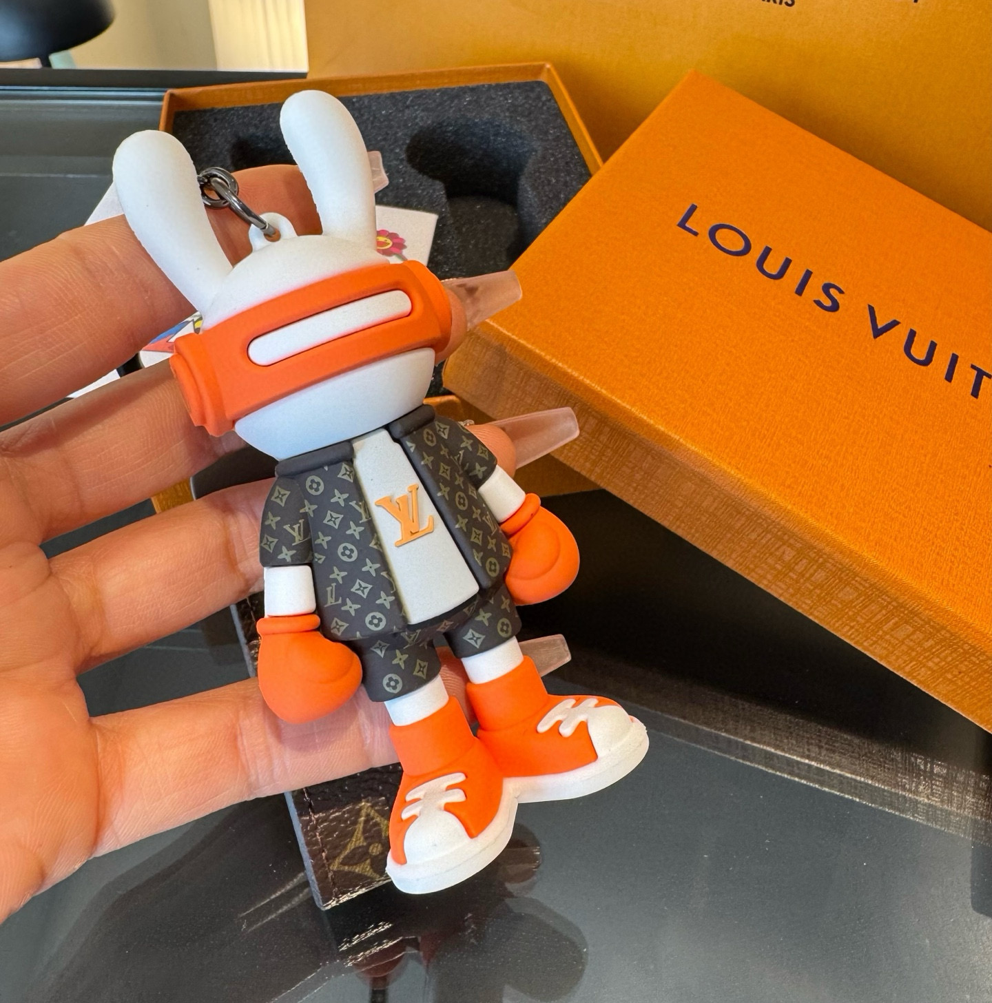 🔥LV兔子公仔钥匙扣 可拆卸当汽车摆件，网红爆款 高档装饰挂件 高版本出货 配包装