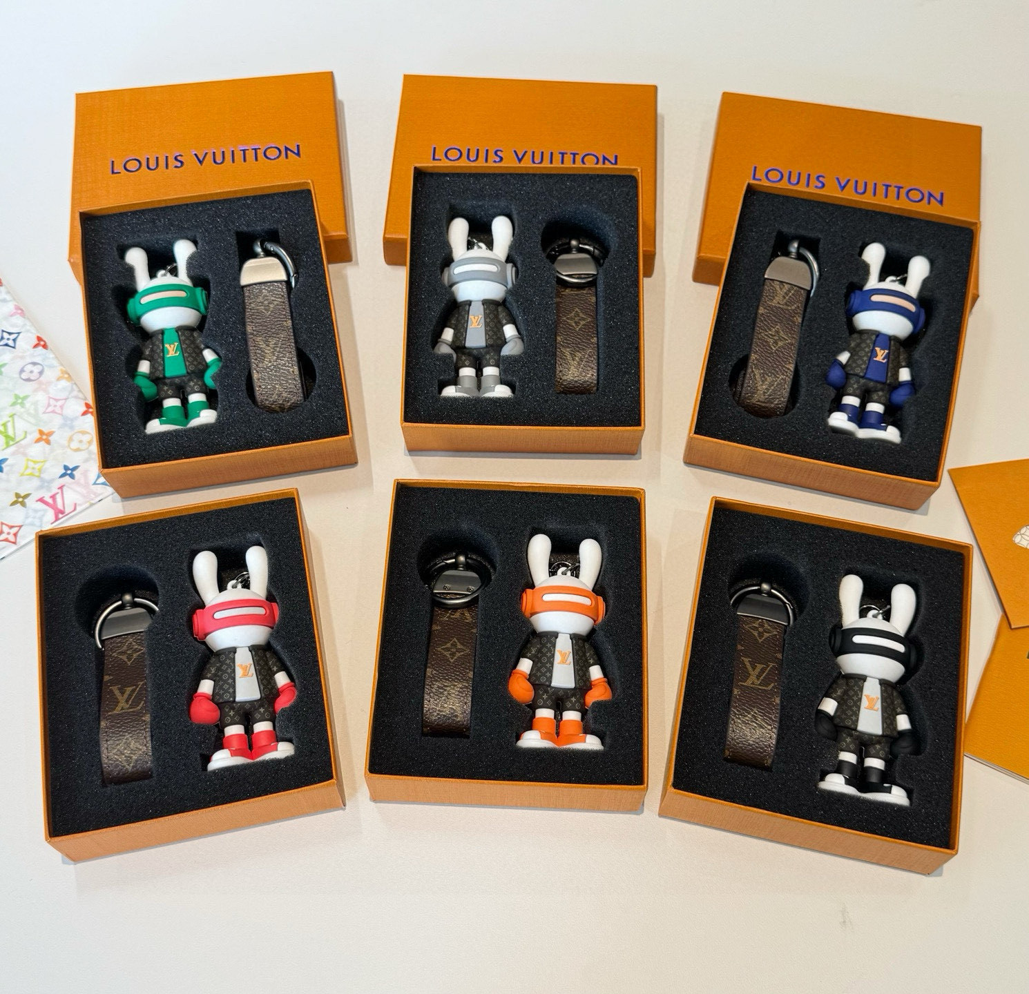 🔥LV兔子公仔钥匙扣 可拆卸当汽车摆件，网红爆款 高档装饰挂件 高版本出货 配包装