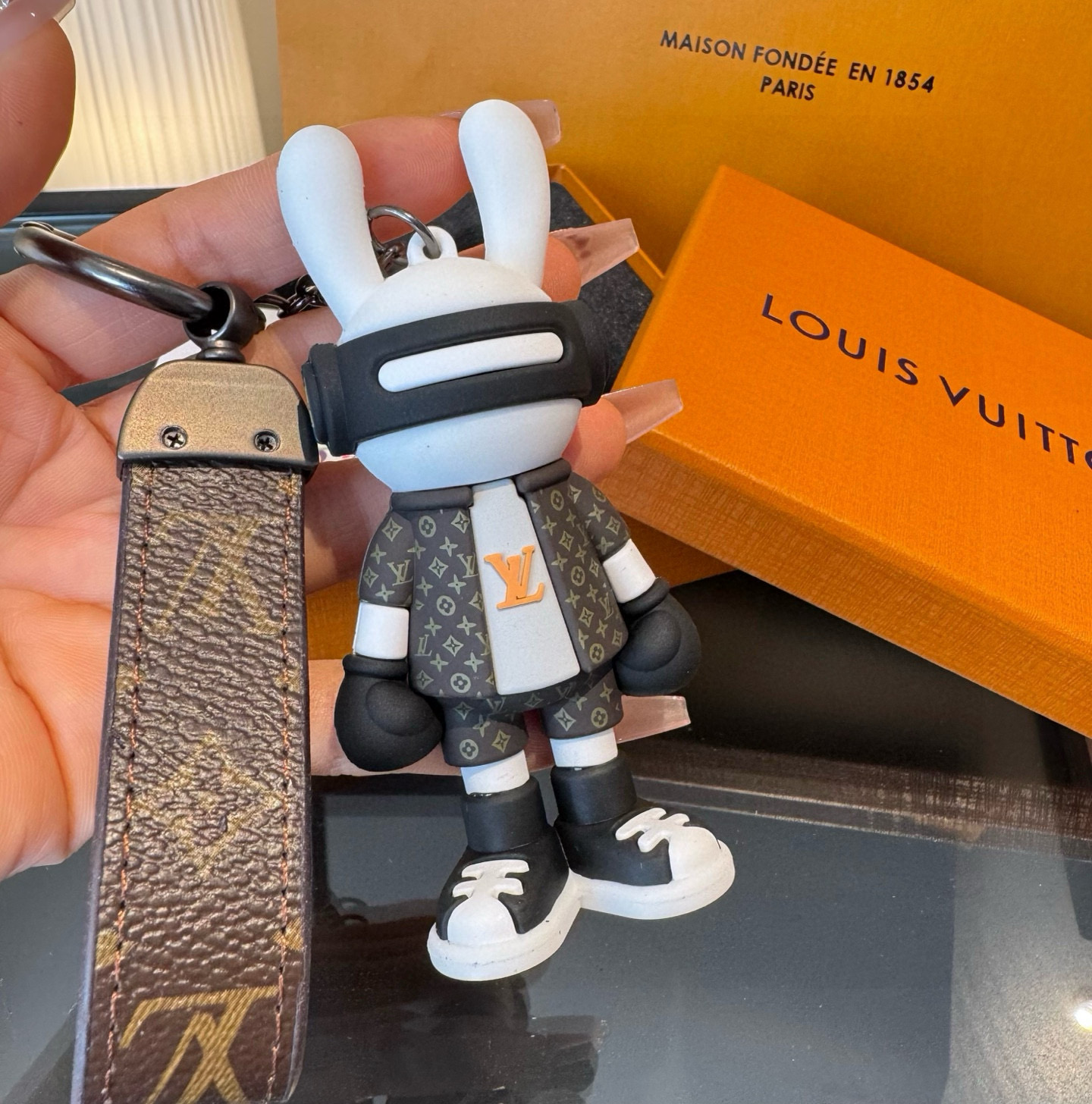 🔥LV兔子公仔钥匙扣 可拆卸当汽车摆件，网红爆款 高档装饰挂件 高版本出货 配包装